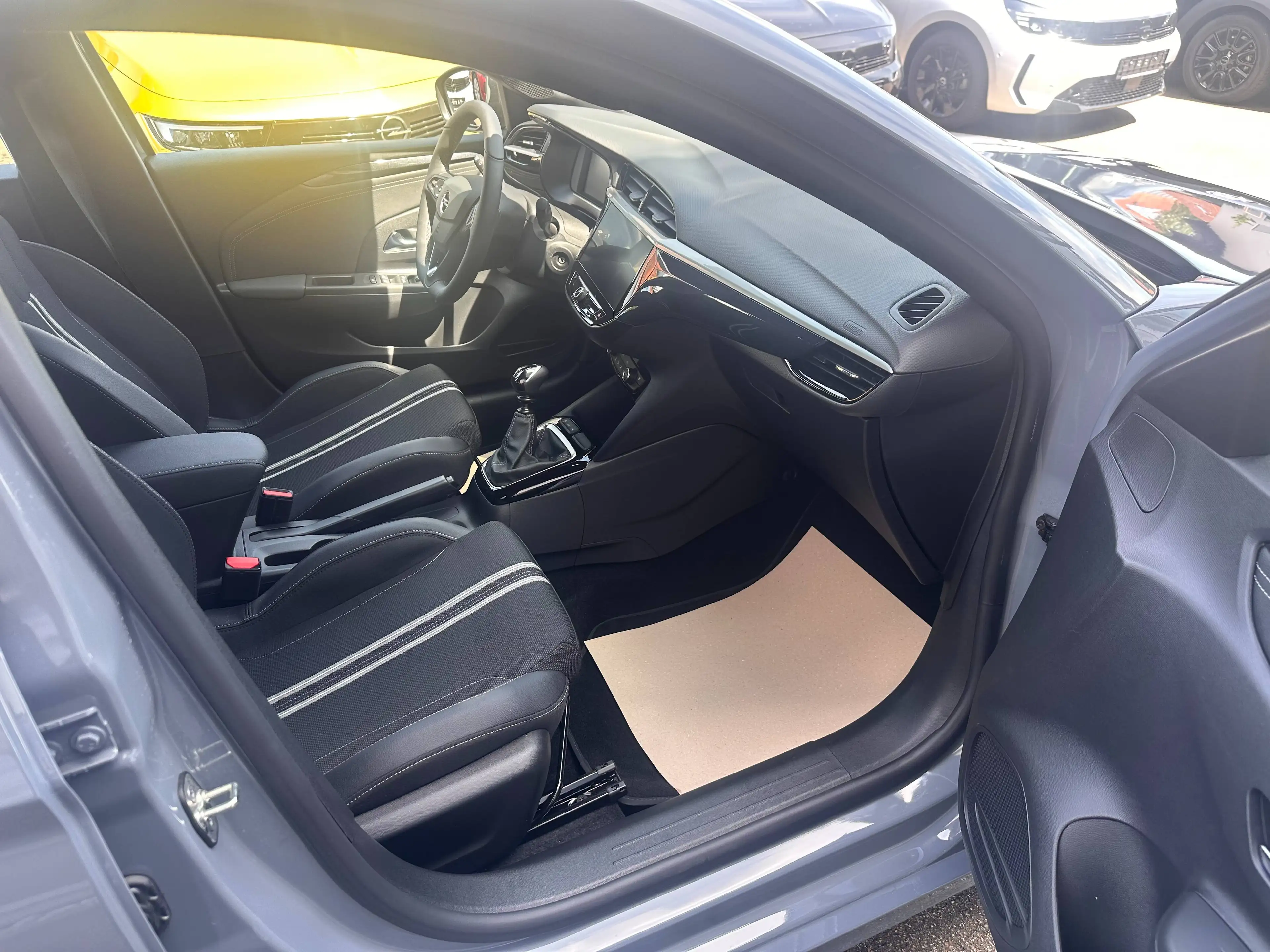 Opel Corsa GS Infotainment-Paket Sithheizung Lenkradheizung Rückfahrkamera — photo 10