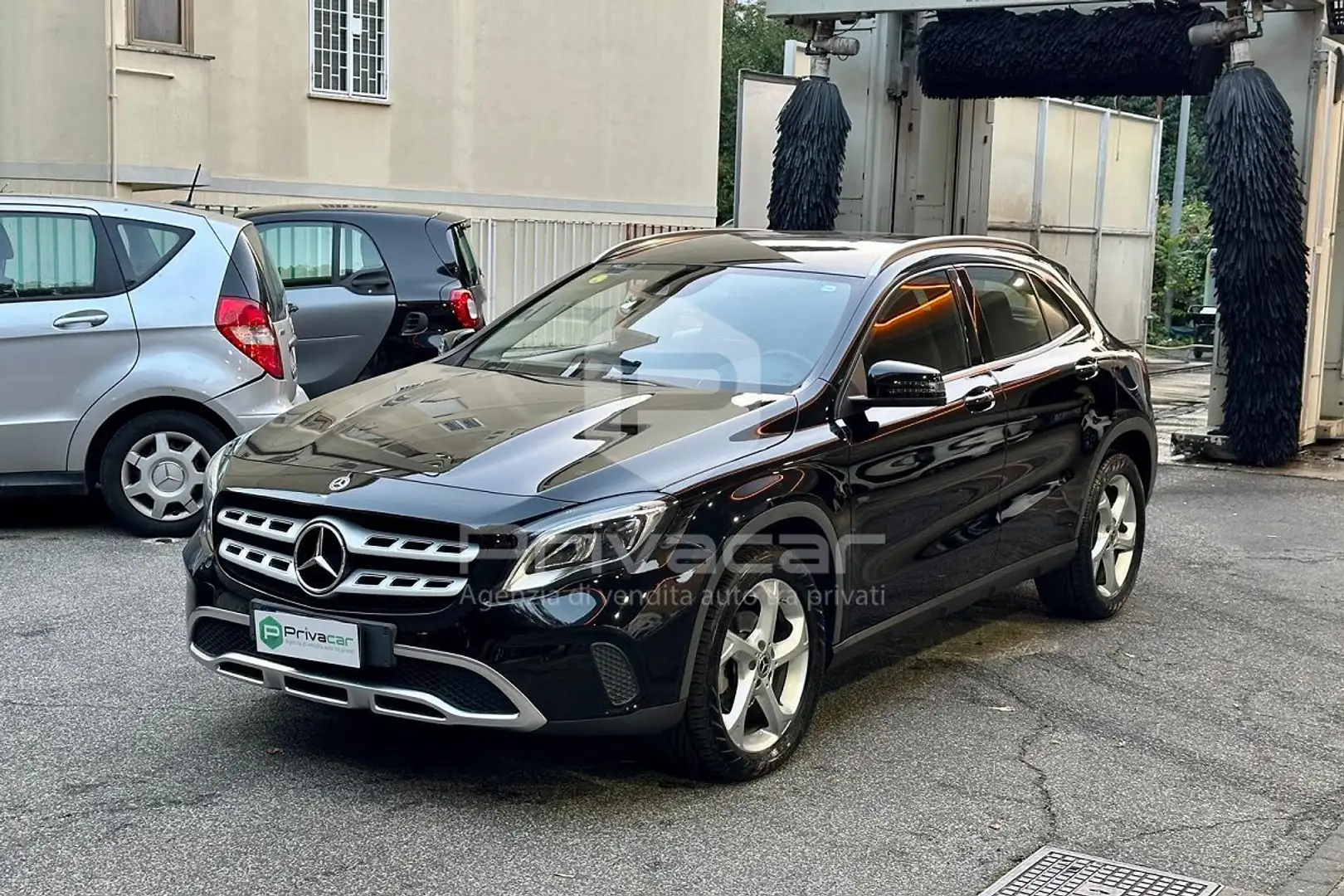 Mercedes-Benz GLA 200 GLA 200 d Automatic Sport Zwart - 1