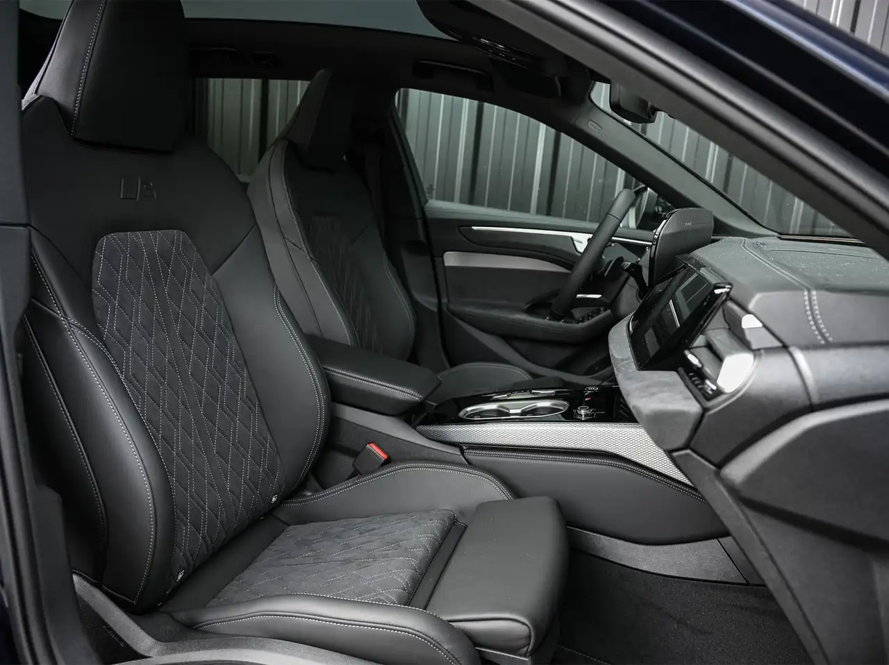 Audi A6 Avant 2.0 e-hybrid quattro S edition Competition, миниатюра 10