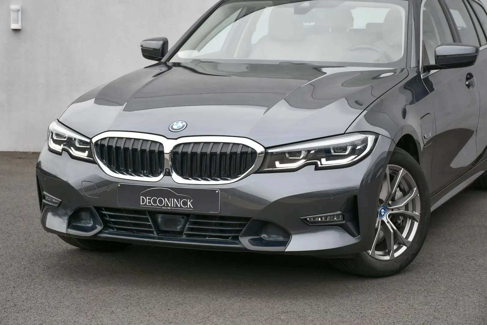 BMW 330 e *PANO*ACC*LEDER*SPORTSEATS*VIRTUAL*360 CAM* Grijs - 2