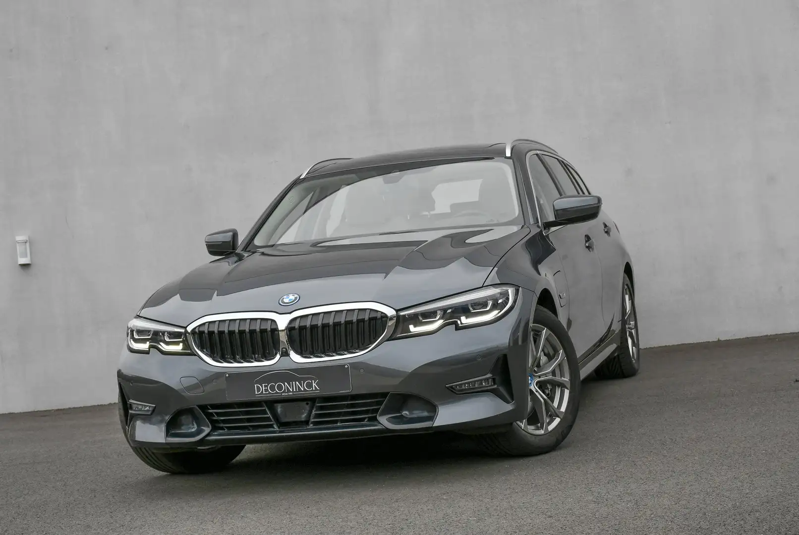 BMW 330 e *PANO*ACC*LEDER*SPORTSEATS*VIRTUAL*360 CAM* Grijs - 1