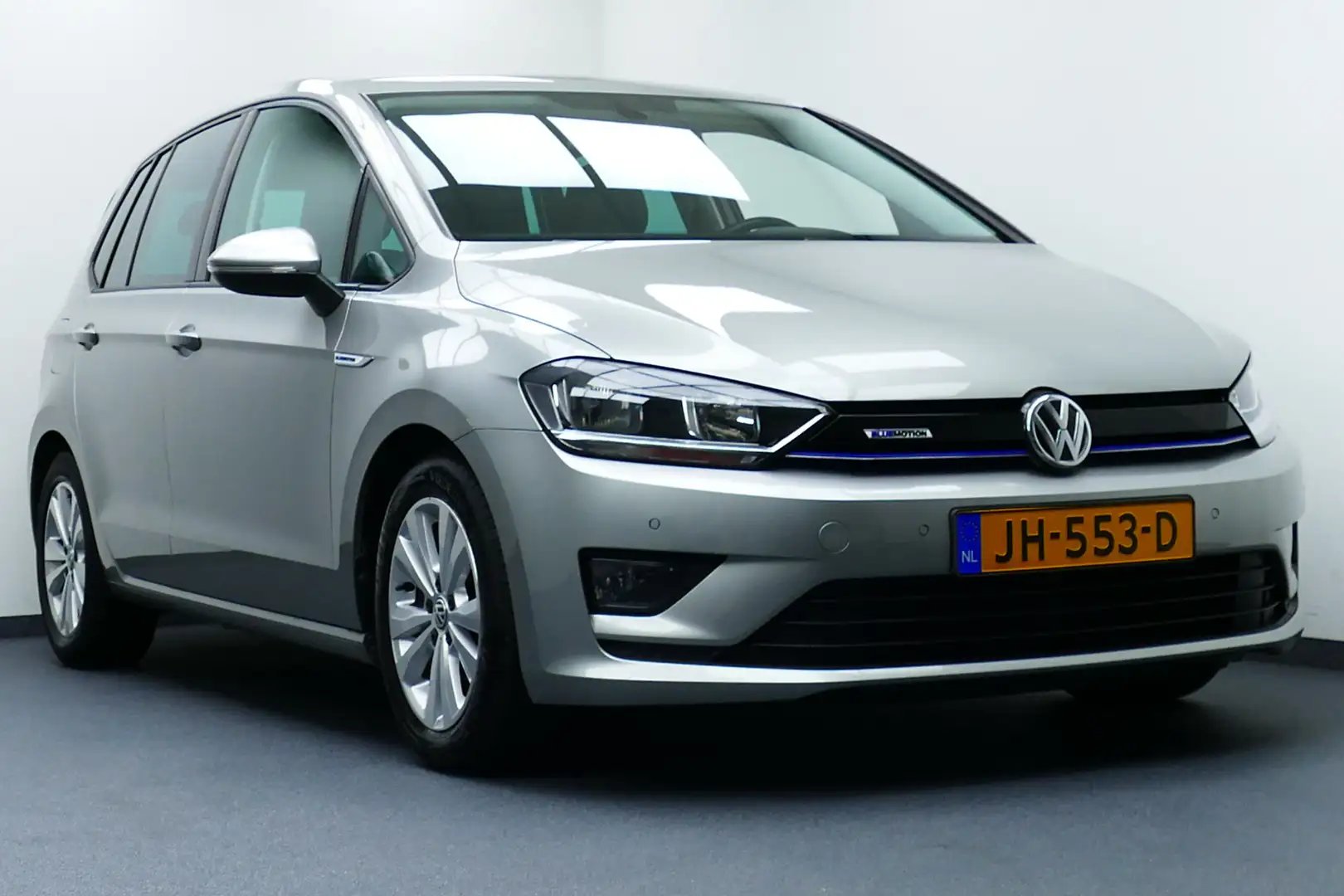 Volkswagen Golf Sportsvan 1.0 TSI Comfortline. Navi, Clima, Cruise, PDC V+A, Gris - 2