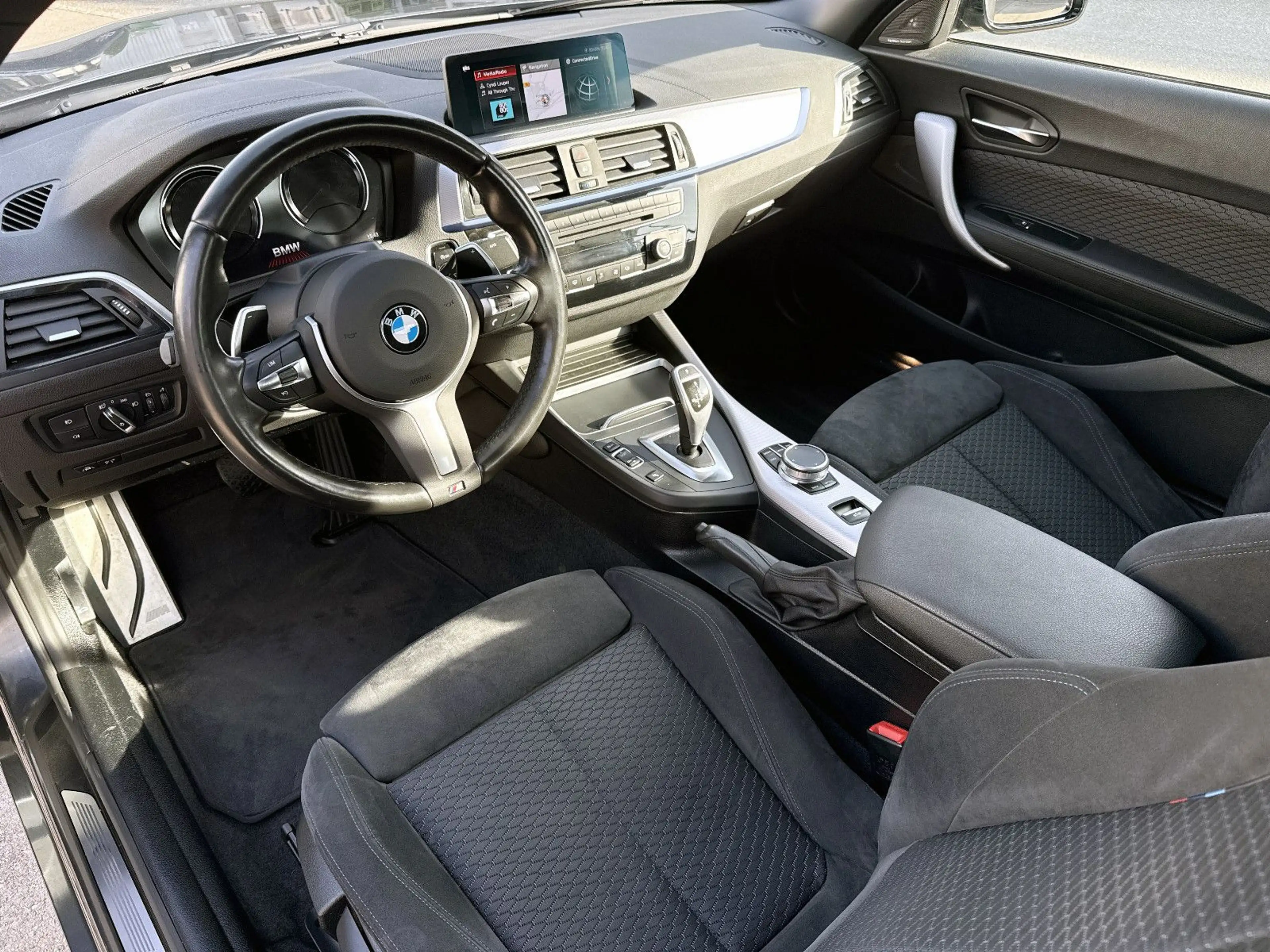 BMW 220 i Cabrio Steptr. M-Sport KAM H&K SHZ LED NAV — photo 9