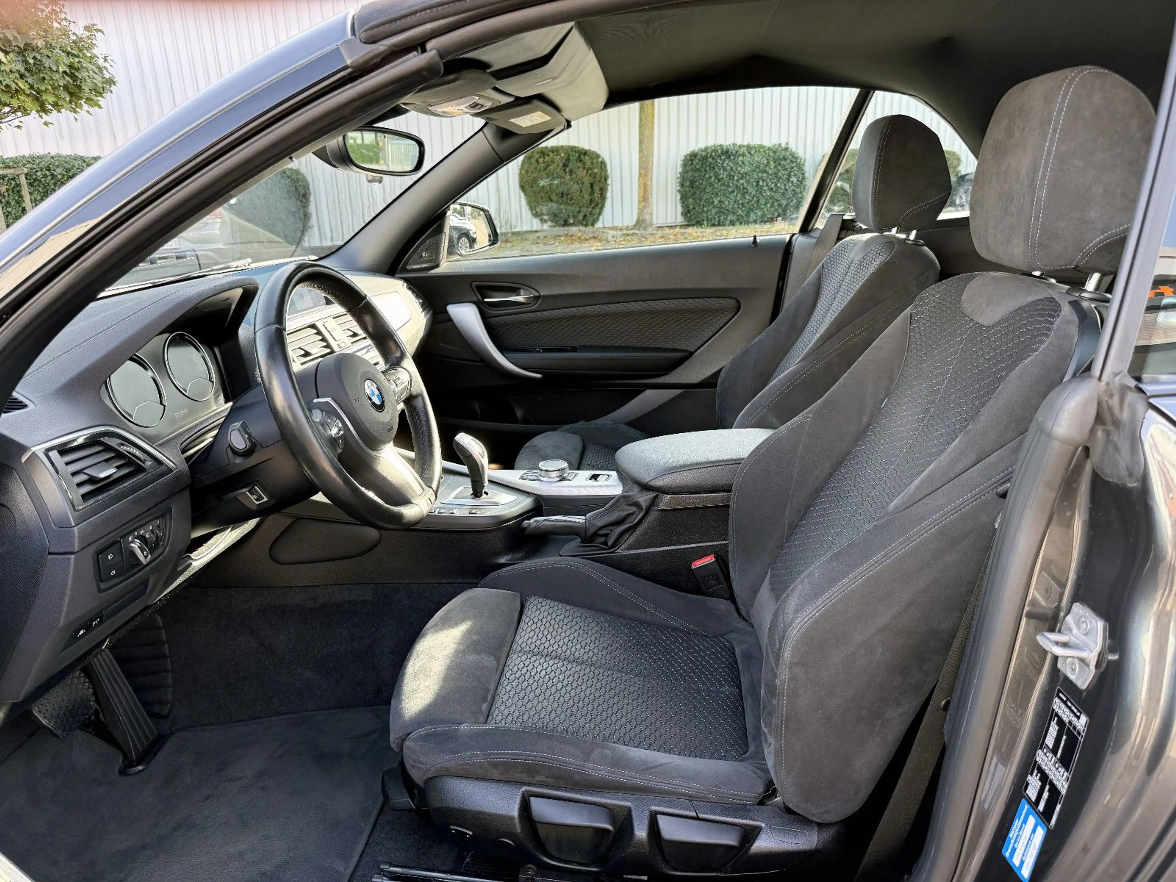 BMW 220 i Cabrio Steptr. M-Sport KAM H&K SHZ LED NAV — photo 8