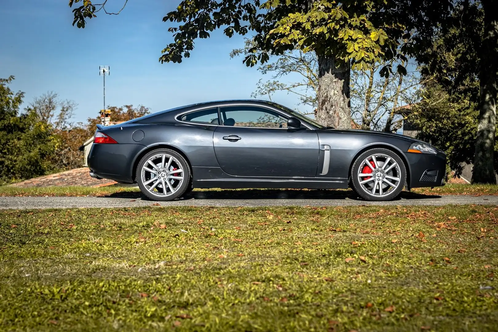 Jaguar XKR COUPE 4.2 V8 SURALIMENTE BVA6 Gris - 2