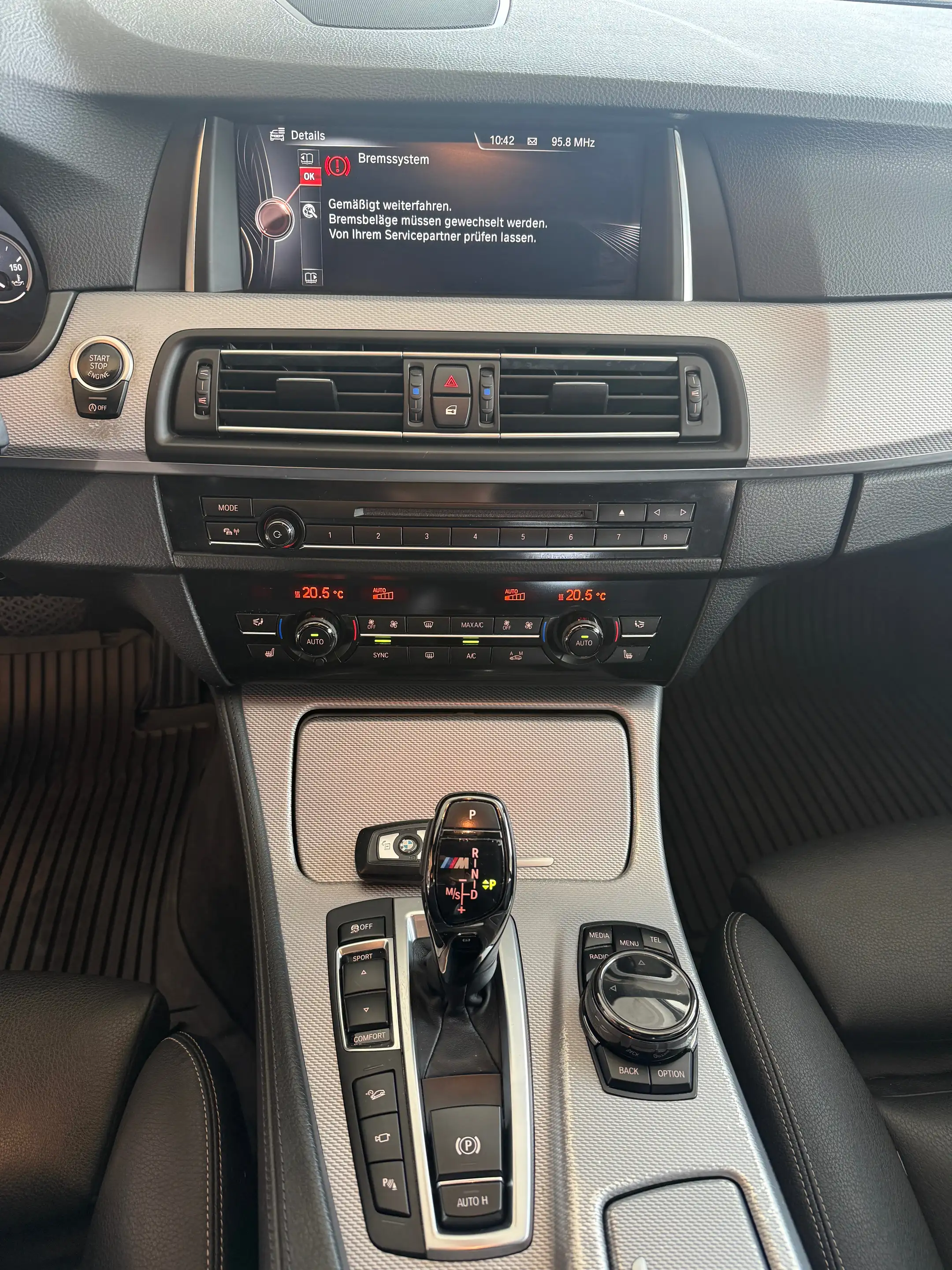 BMW M550 M550 d xDrive Panorama-Dach Kamera — photo 11