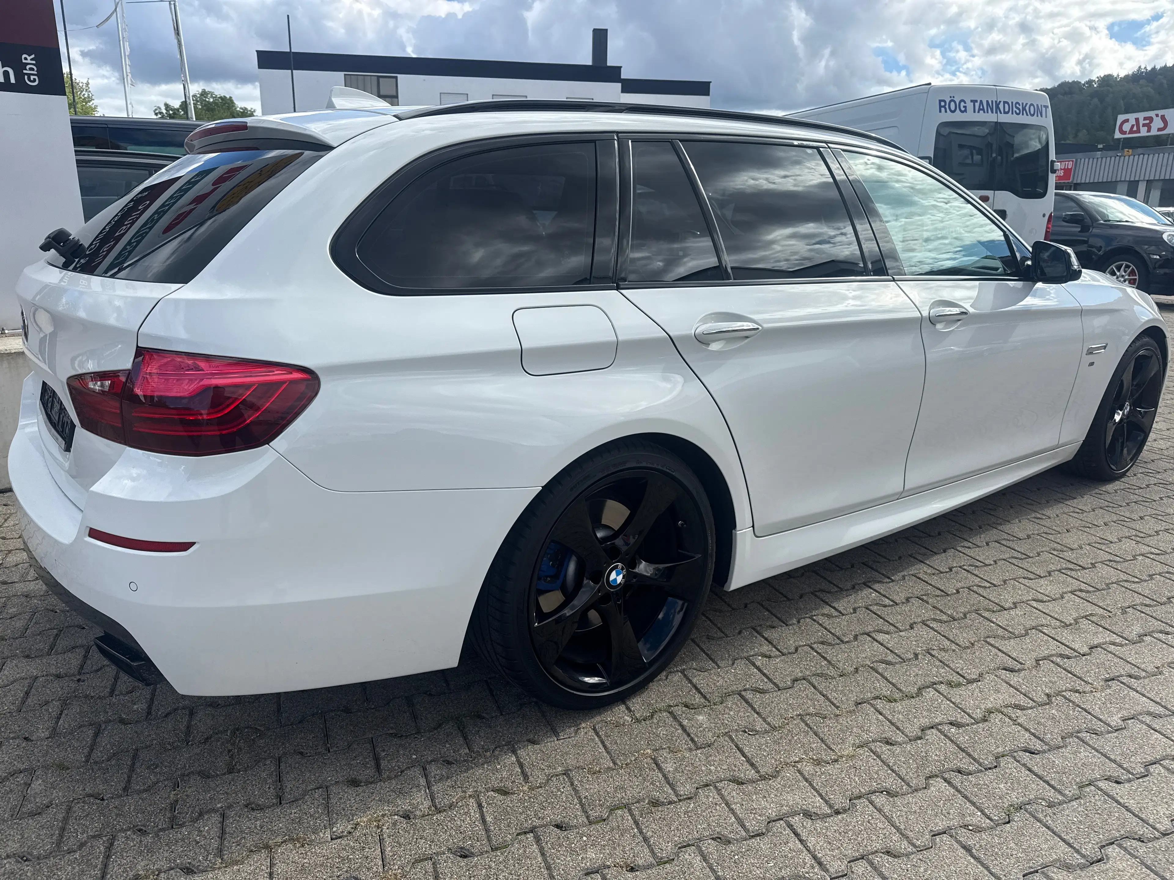 BMW M550 M550 d xDrive Panorama-Dach Kamera — photo 5
