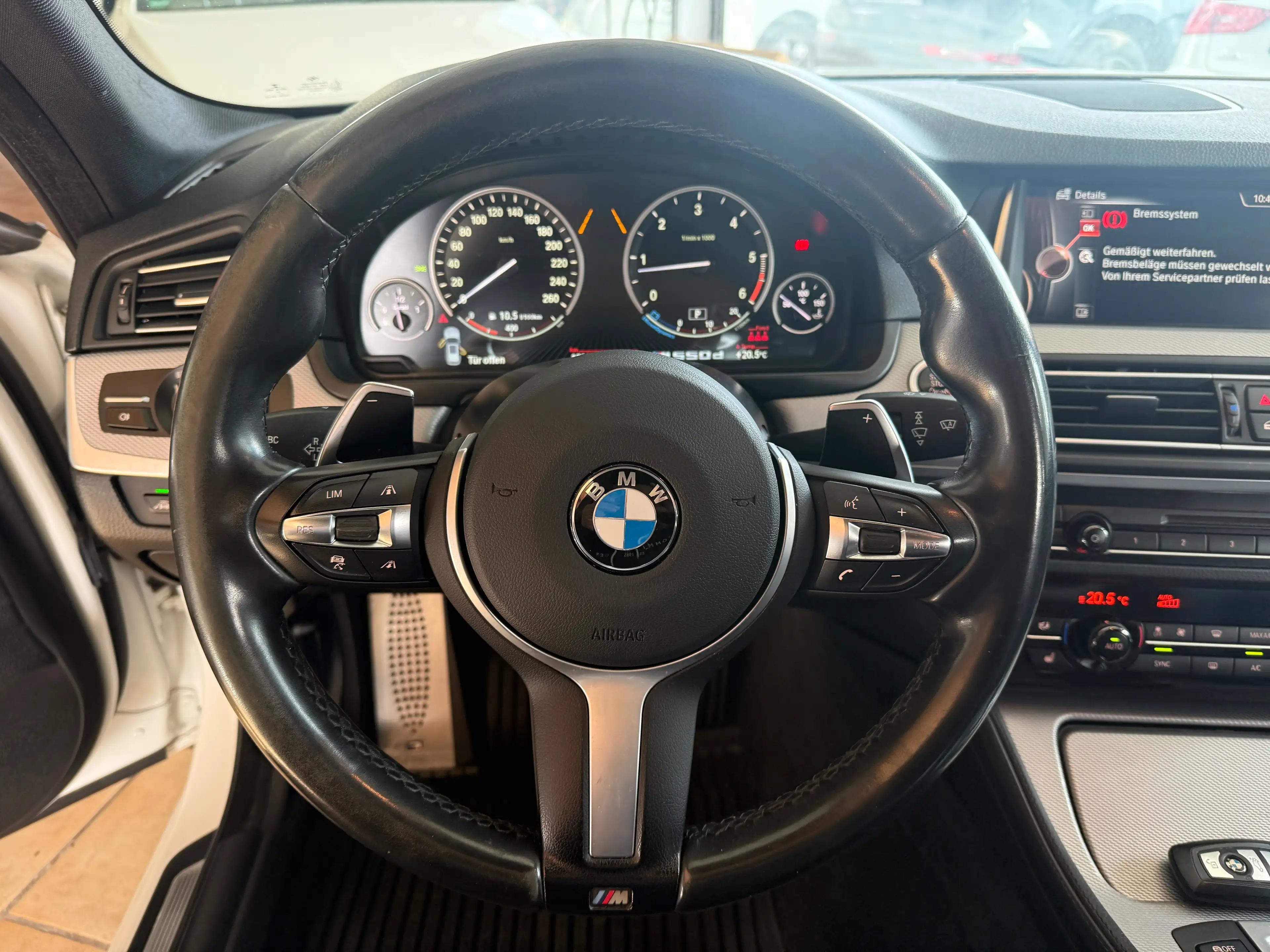 BMW M550 M550 d xDrive Panorama-Dach Kamera — photo 10