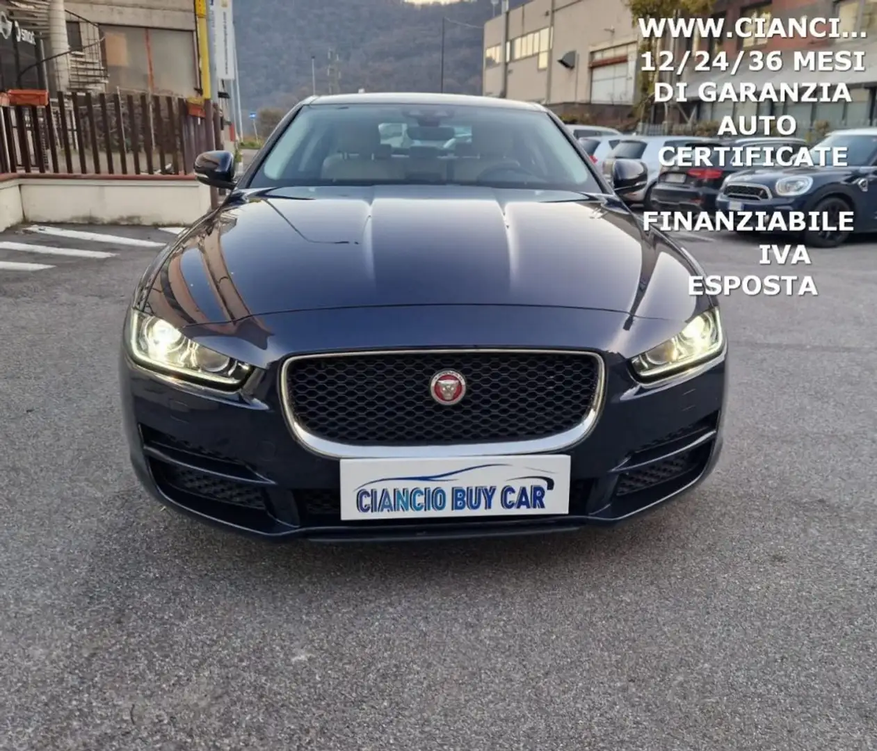 Jaguar XE 2.0 D 180 CV aut. Prestige Blau - 1