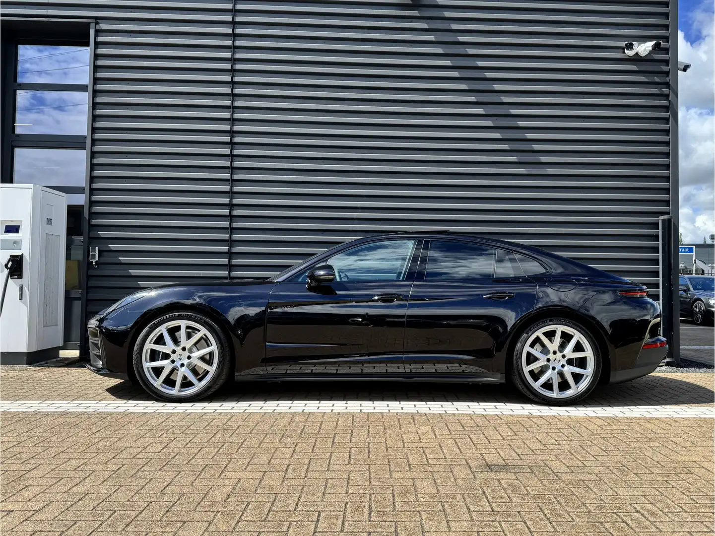 Porsche Panamera 4 E-Hybrid Zwart - 2