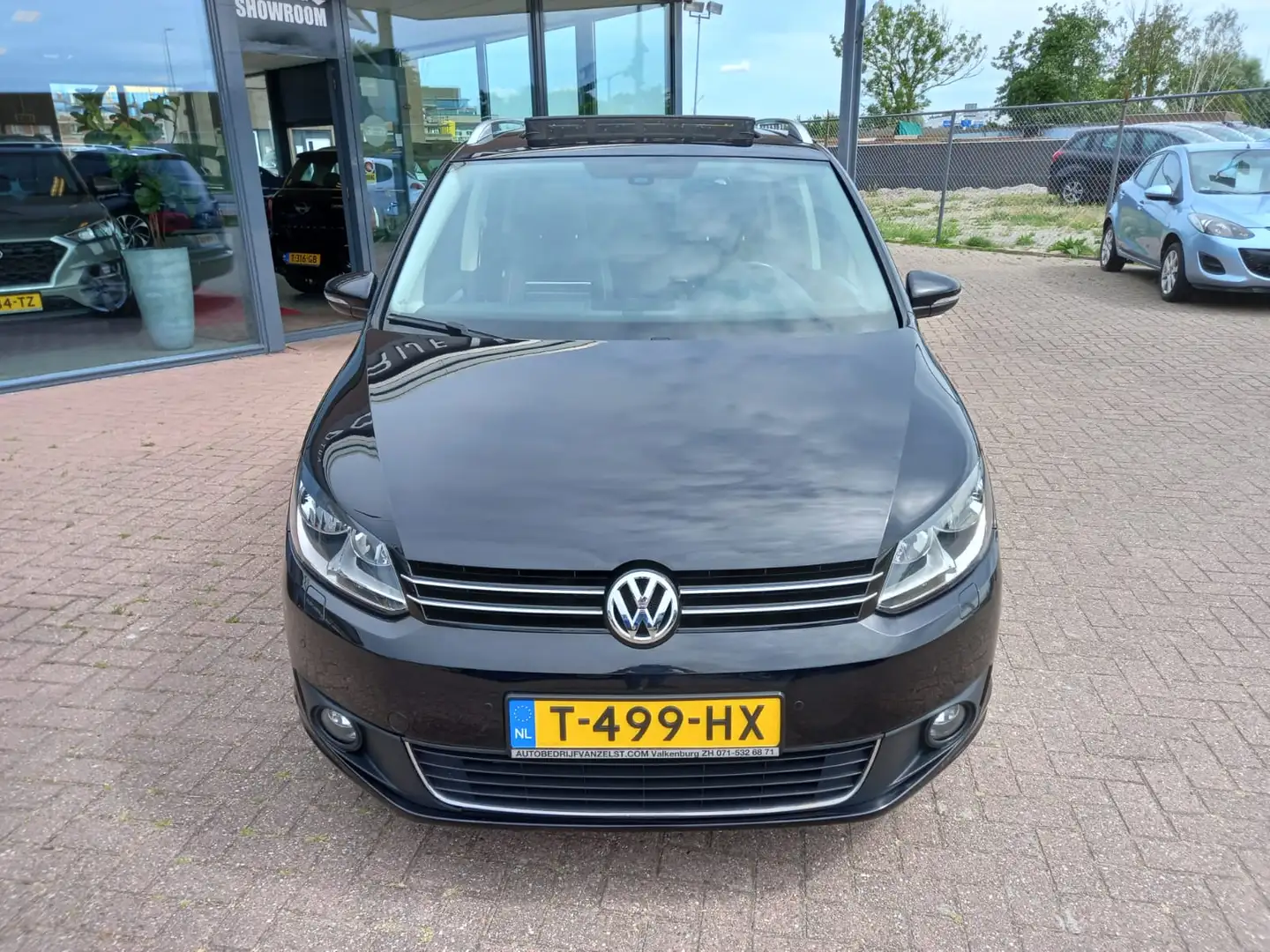 Volkswagen Touran 1.4 TSI Highline 7p. DSG automaat, Panorama dak, M Zwart - 2