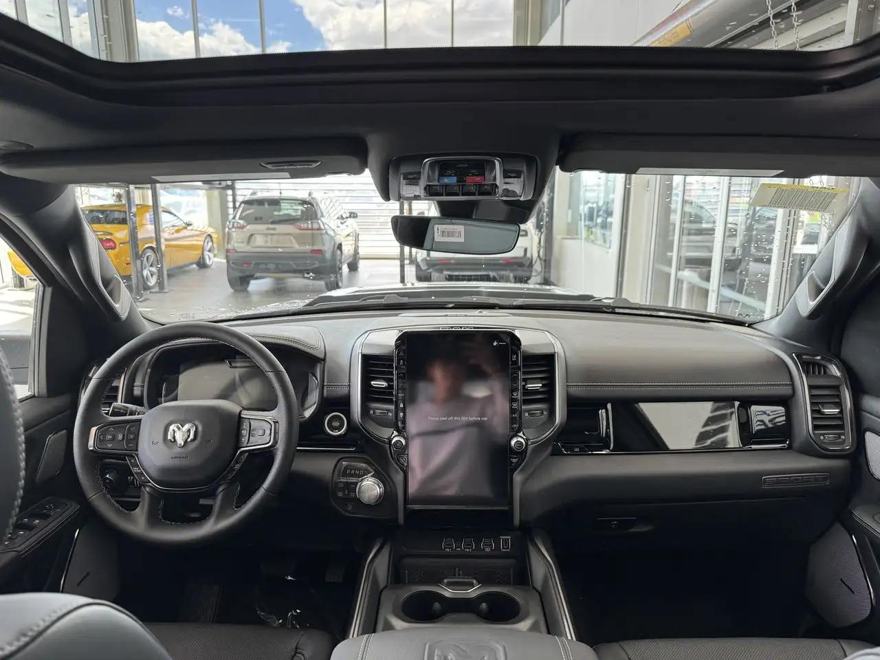 RAM 1500 снимка RAM 1500