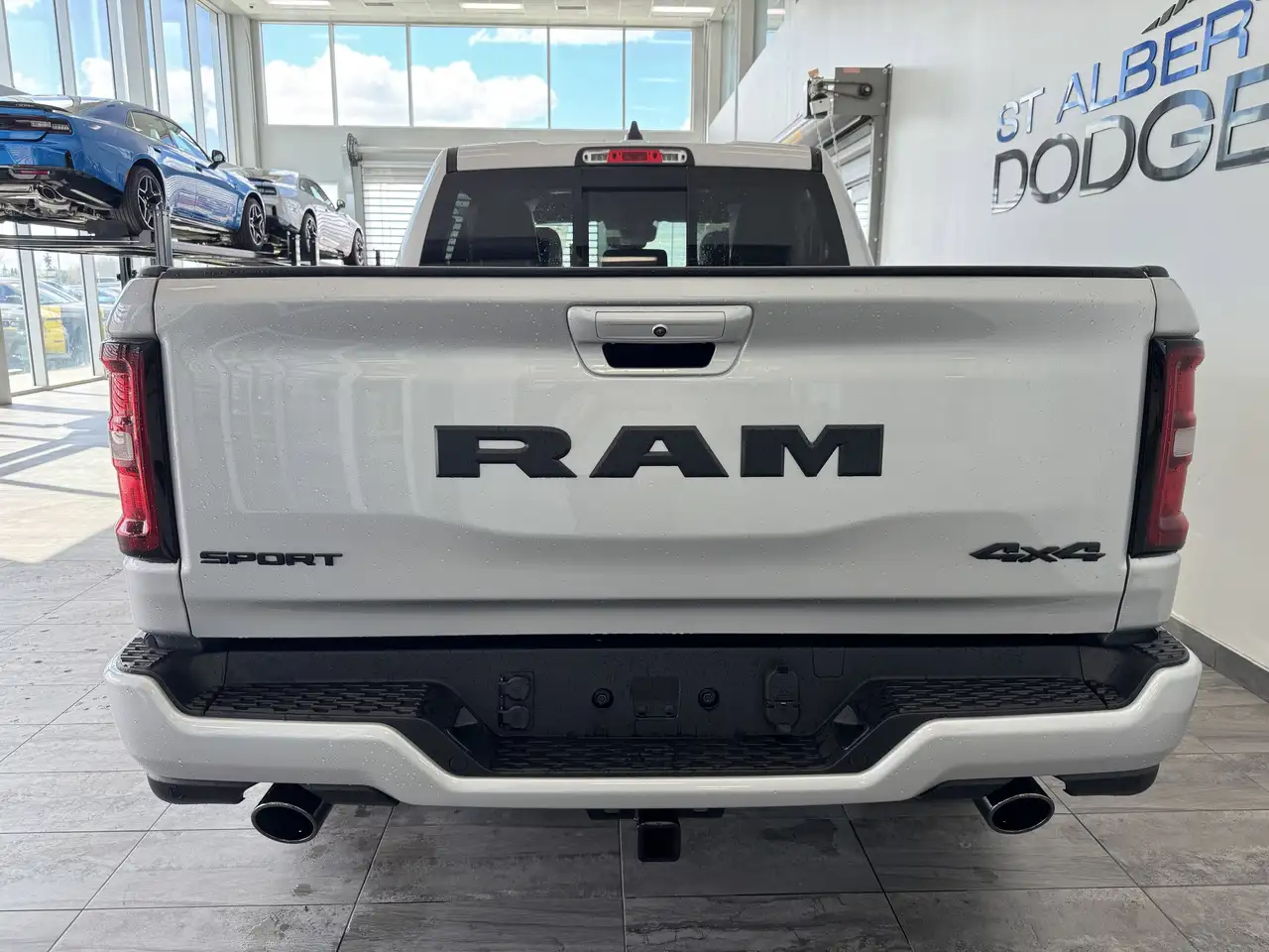 RAM 1500 снимка RAM 1500