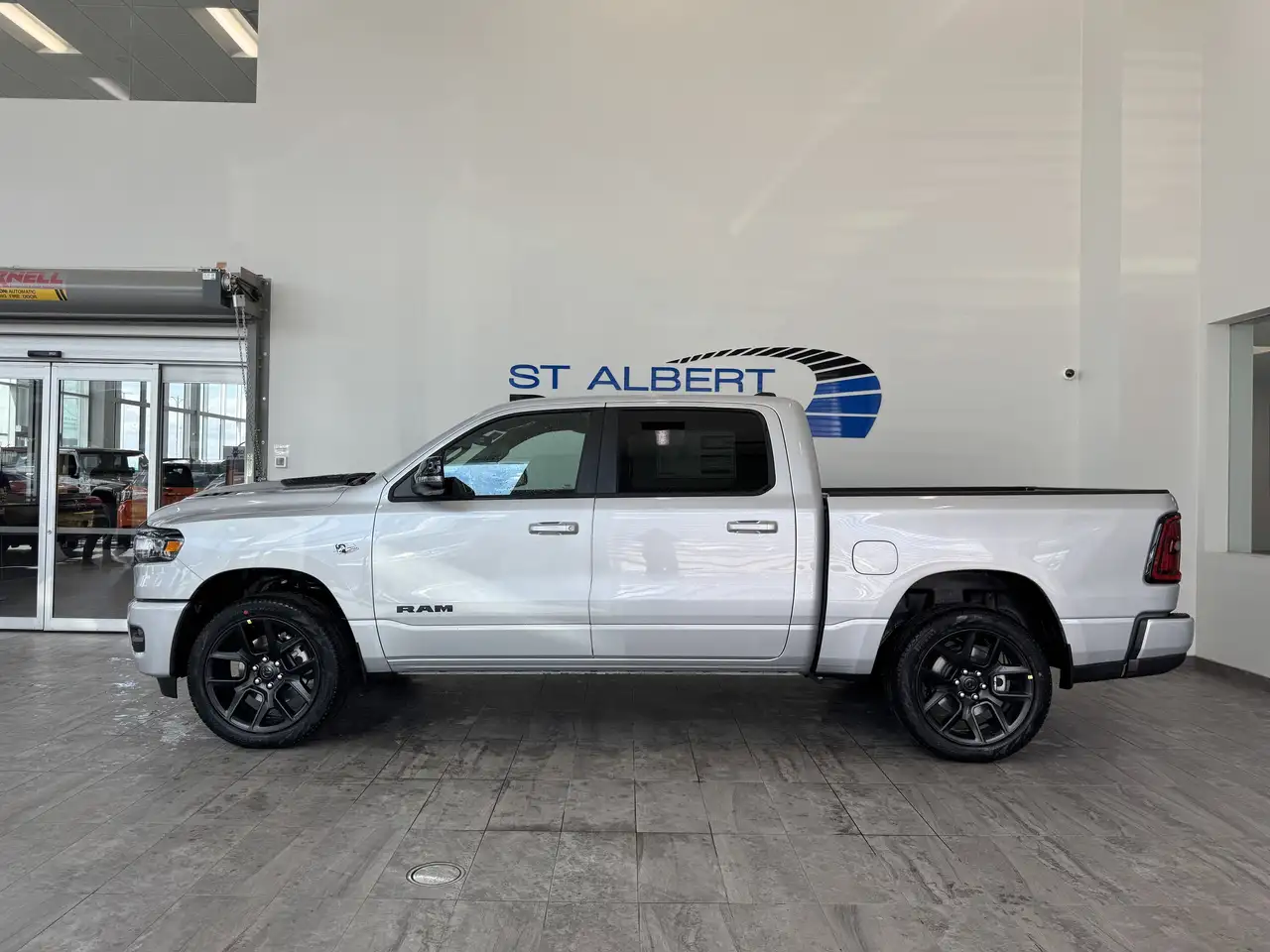 RAM 1500 снимка RAM 1500