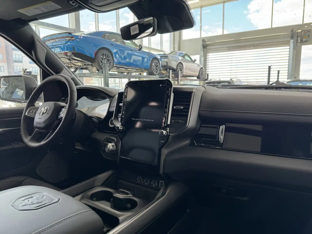 RAM 1500 снимка RAM 1500