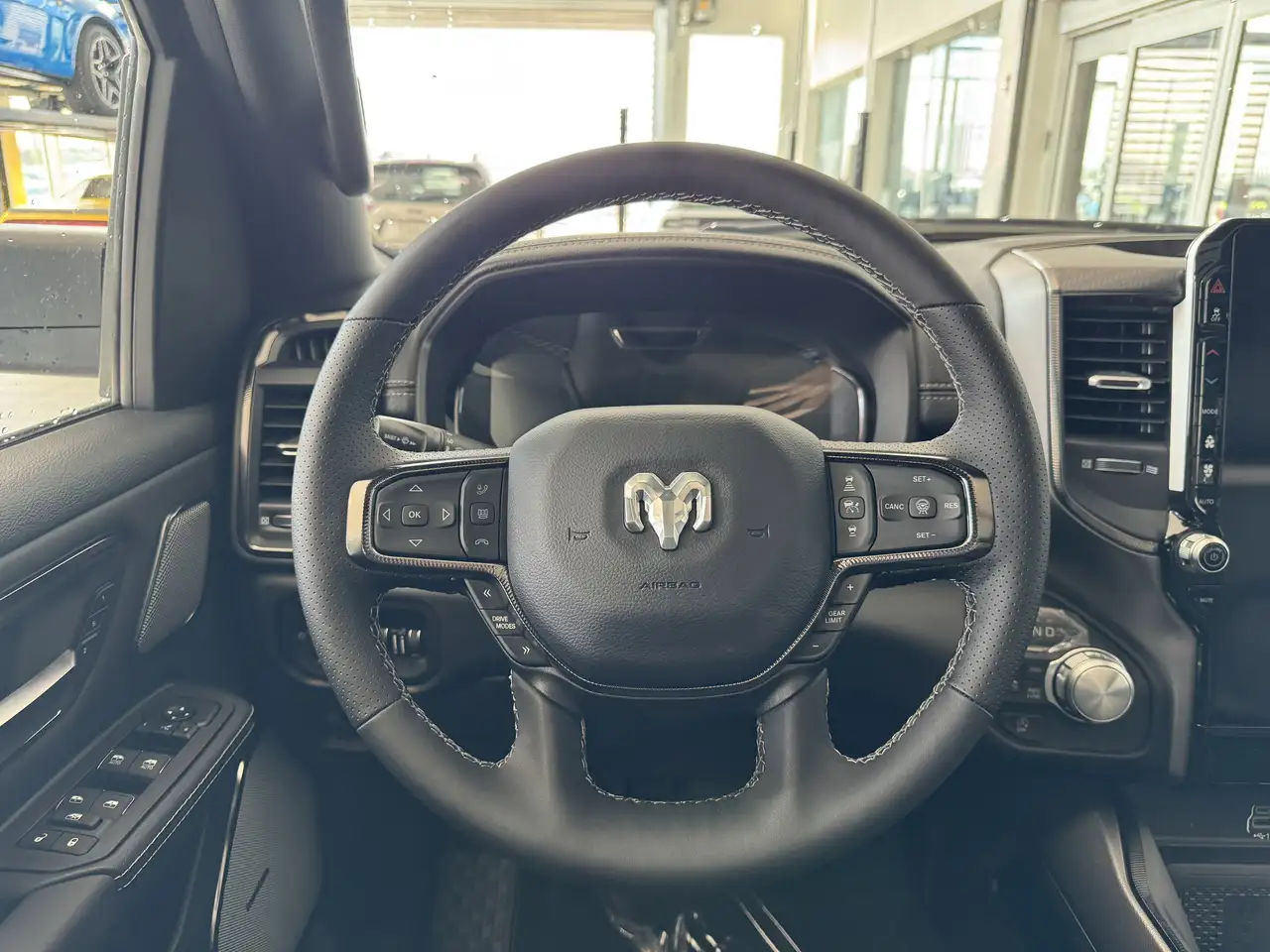 RAM 1500 снимка RAM 1500