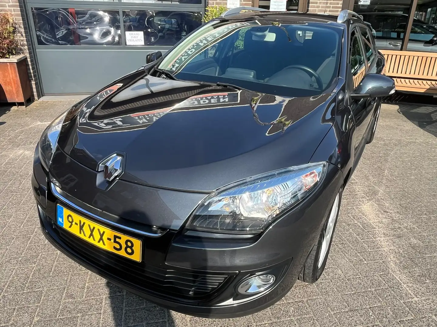Renault Megane 1.2 TCe Expression Trekhaak Grau - 1