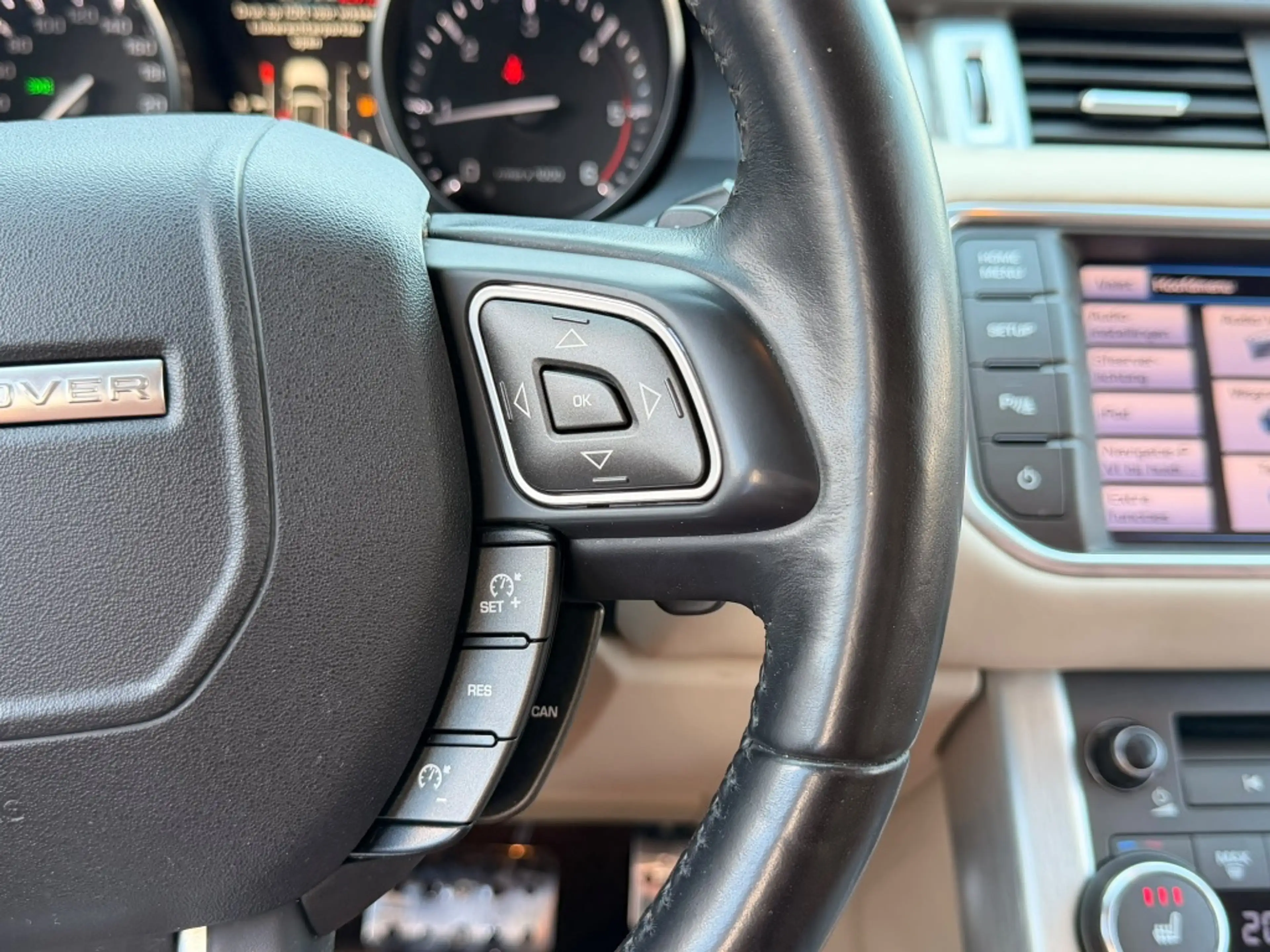 Land Rover Range Rover Evoque 2.2 SD4 4WD Prestige | MERIDIAN | MEMORY SEATS | S — photo 15