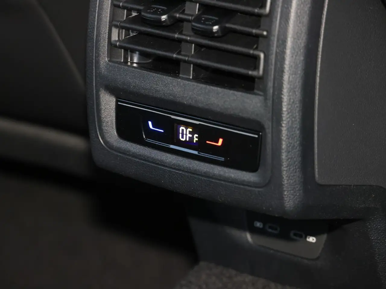 Volkswagen Golf Variant Golf VIII Variant R 2.0TSI 4Motion+DCC+AHK Navi 13