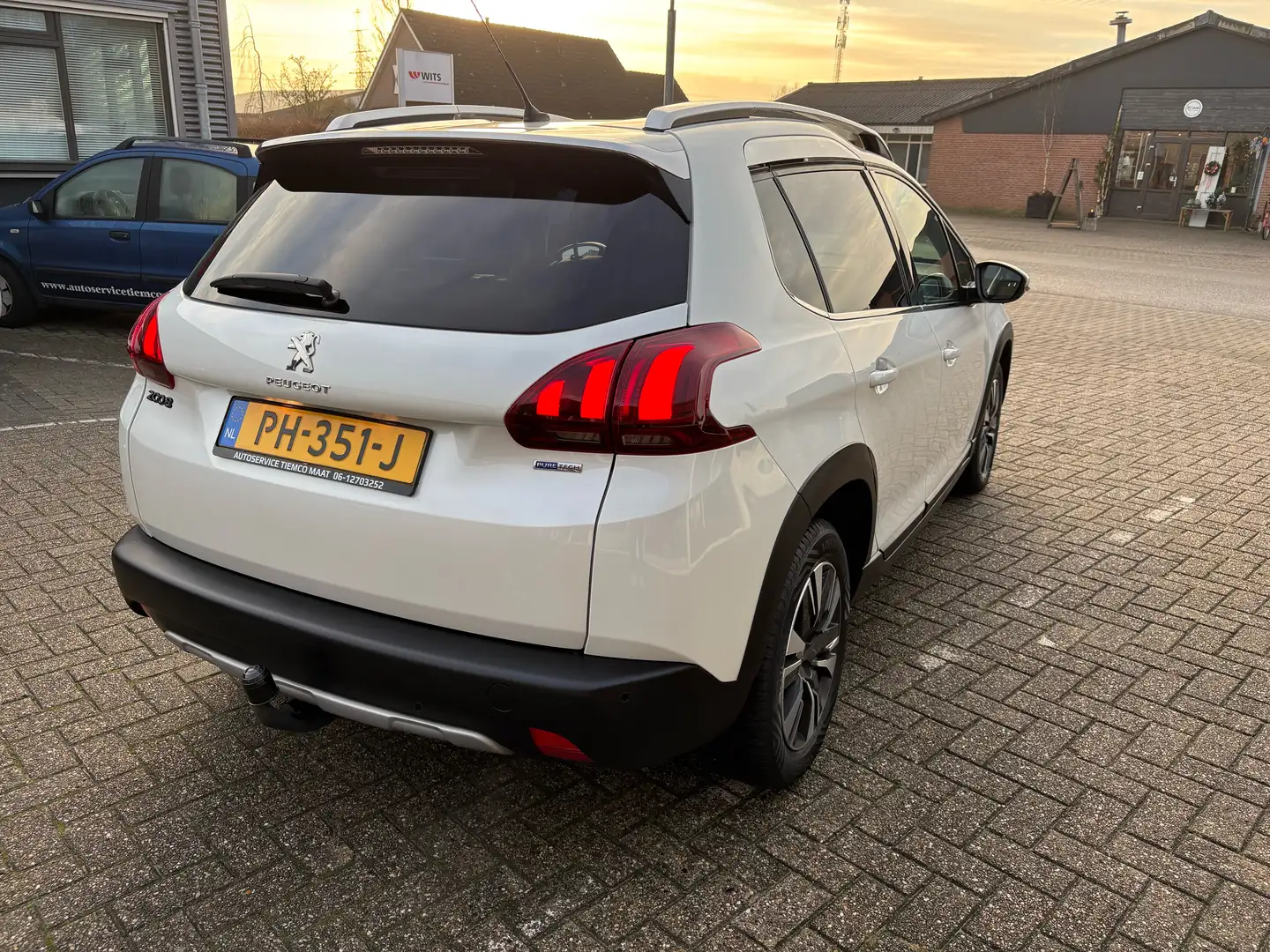 Peugeot 2008 1.2 PureTech Allure, riem is vervangen Weiß - 2