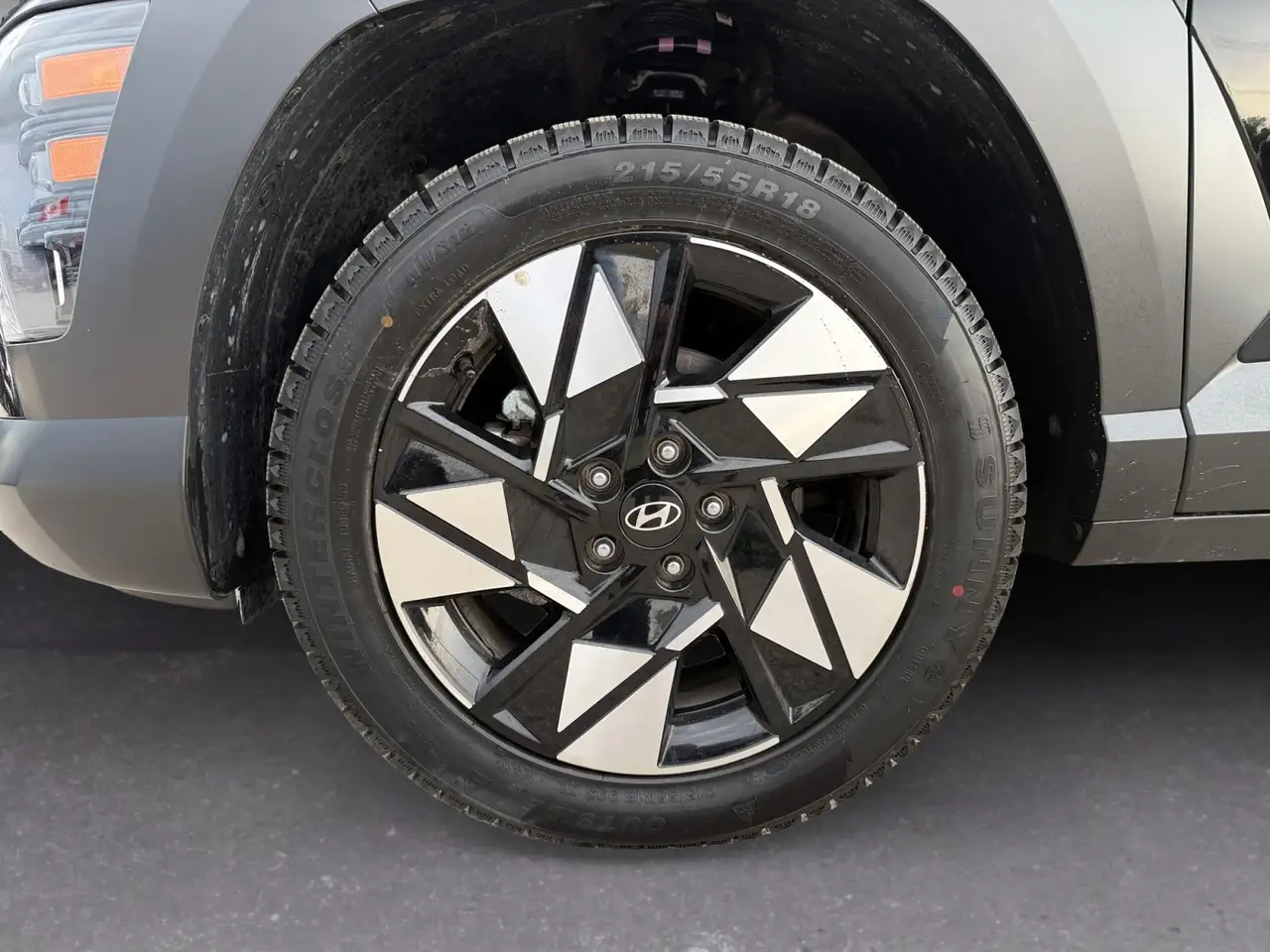 Hyundai KONA снимка Hyundai KONA