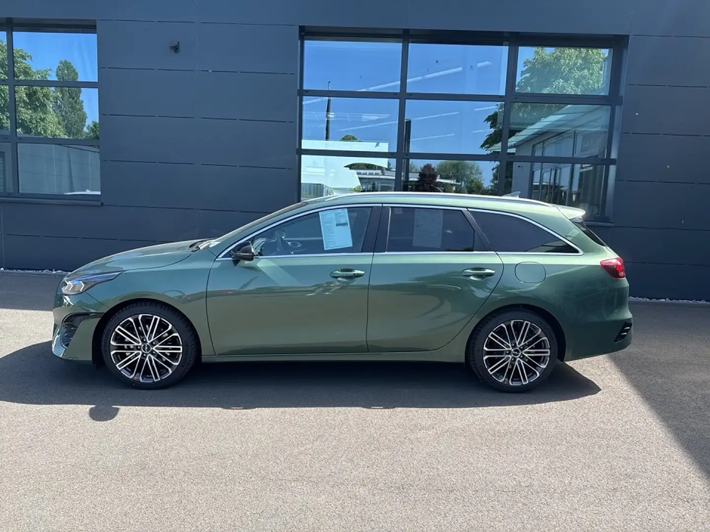 Kia Ceed SW / cee'd SW 1.5T 140 DCT7 GT-LINE TECHN 18Z Grün - 2