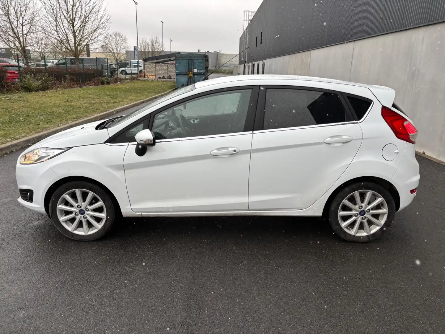 Ford Fiesta Fiesta 1.0 EcoBoost 100 S\u0026amp;S Titanium Weiß - 2