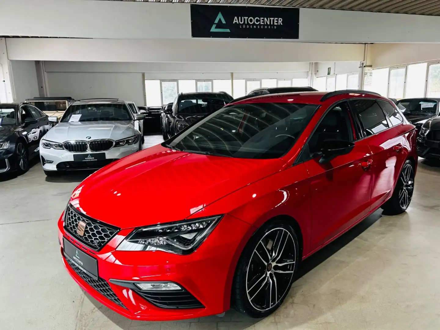 SEAT Leon ST Cupra 300 4Drive *Virtual*LED*CarPlay* Rot - 1