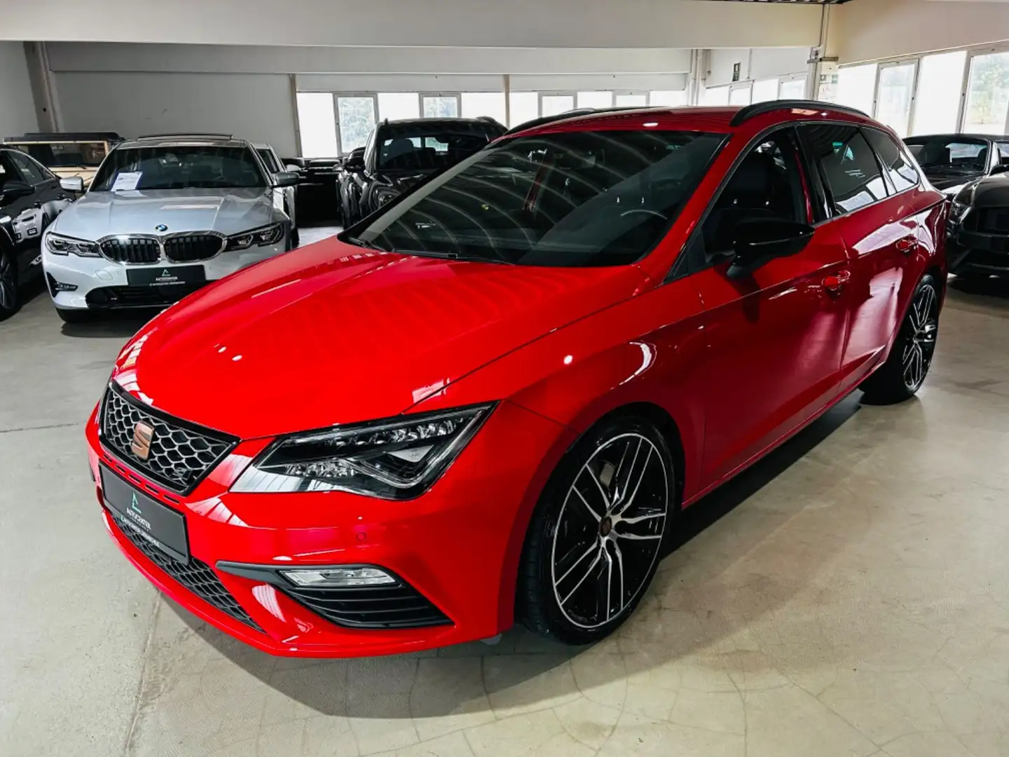 SEAT Leon ST Cupra 300 4Drive *Virtual*LED*CarPlay* Rot - 2