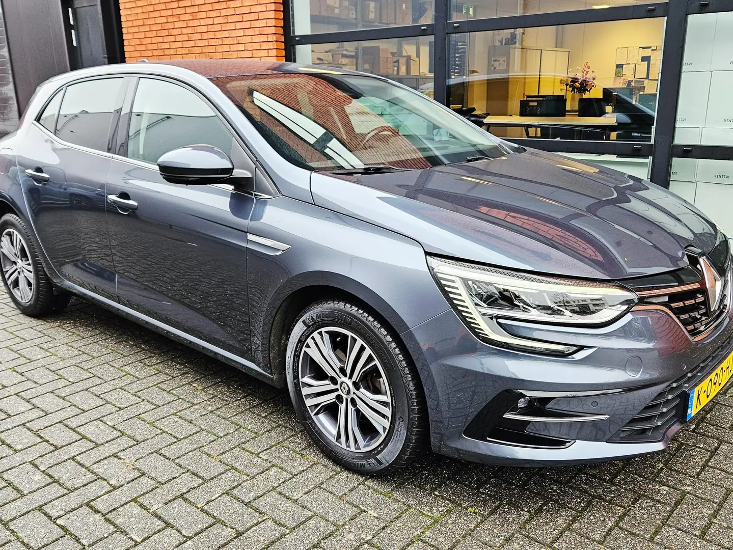 Renault Megane 1.3 TCe Intens Navi PDC Camera Grijs - 2
