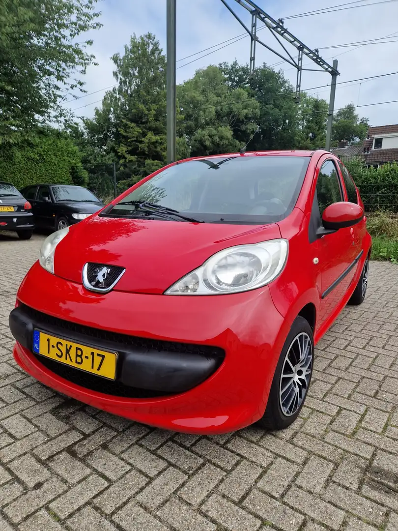 Peugeot 107 1.0-12V Airco en Elek ramen, zeer nette auto Rojo - 1