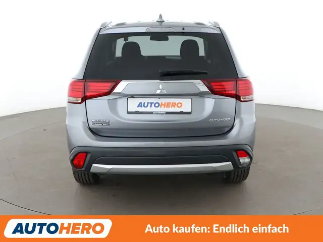 Mitsubishi Outlander view 5