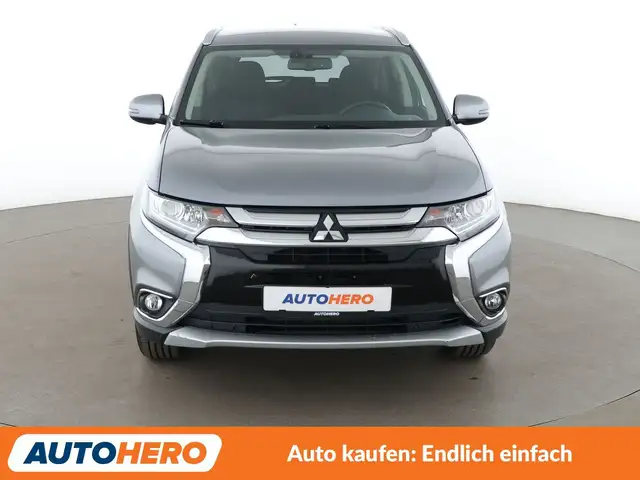 Mitsubishi Outlander view 9