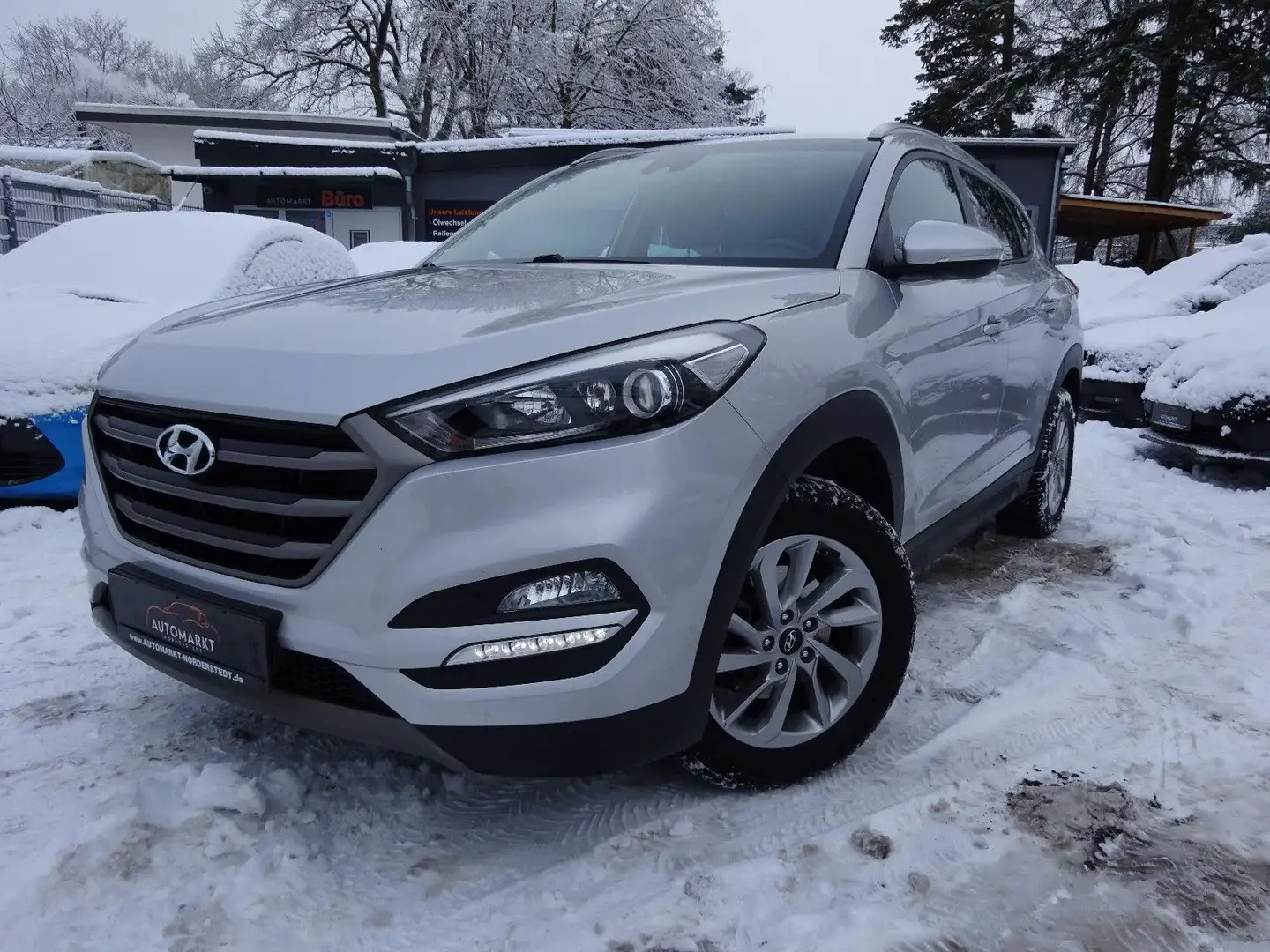 Hyundai TUCSON Intro Edition 4WD/Navi7RWK/LHZ/SHZ/Klimaa Silber - 1