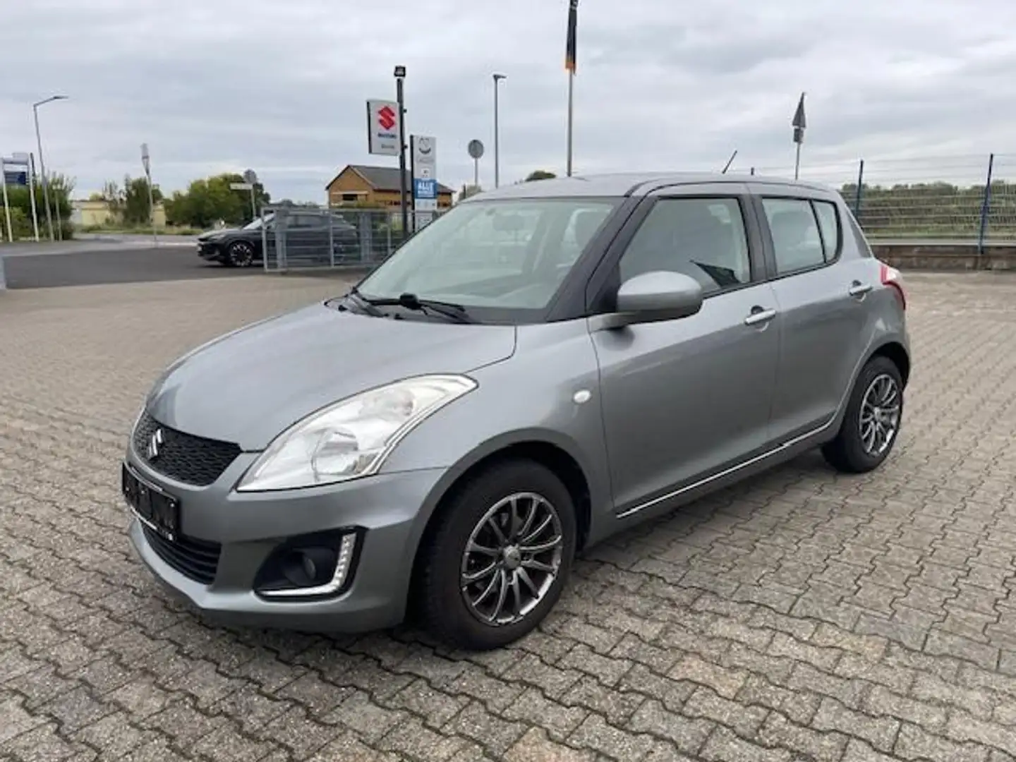 Suzuki Swift Grau - 2