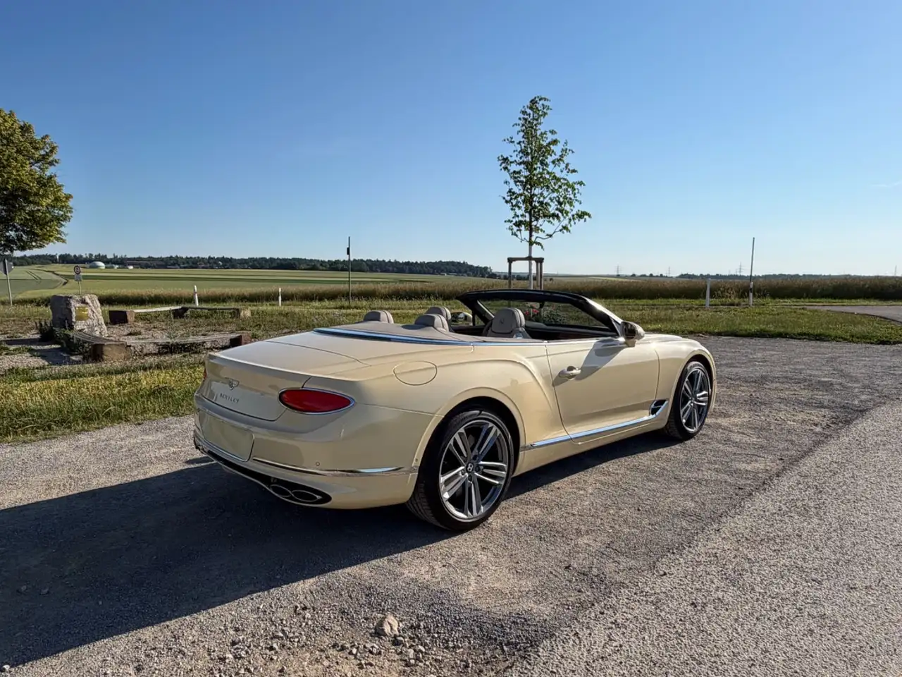 Bentley Continental GTC 2024