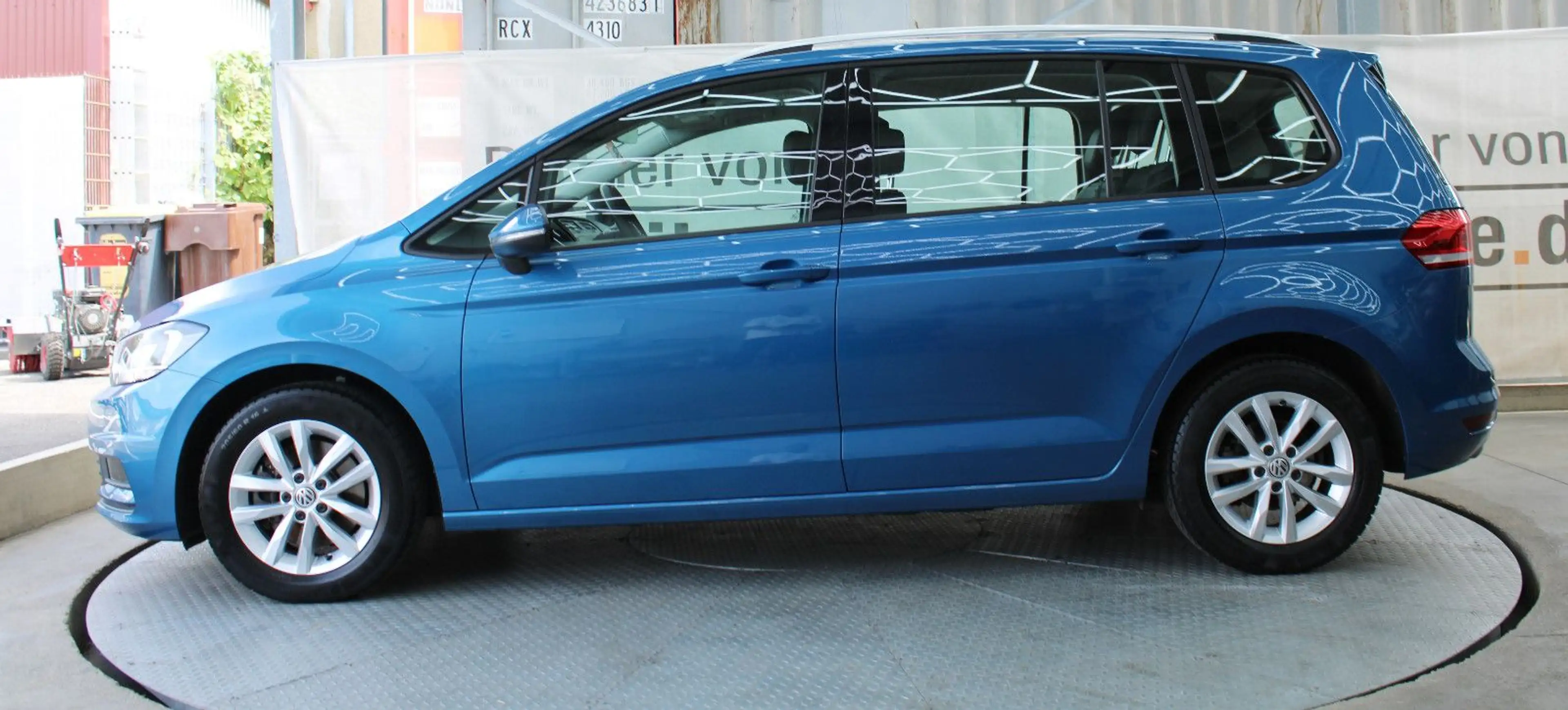 Volkswagen Touran *7 Sitzer* *Tüv&Inspektion Neu*Navi*Leder — photo 3
