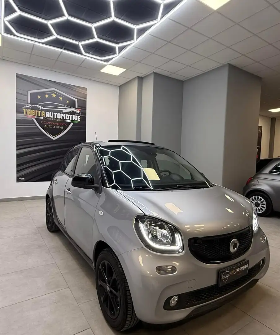 smart forFour 1.0 Prime Cabrio 71cv Argento - 1