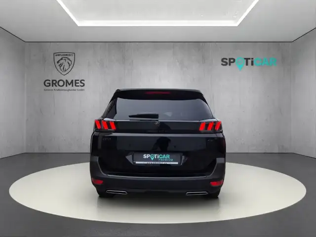 Peugeot 5008 view 4