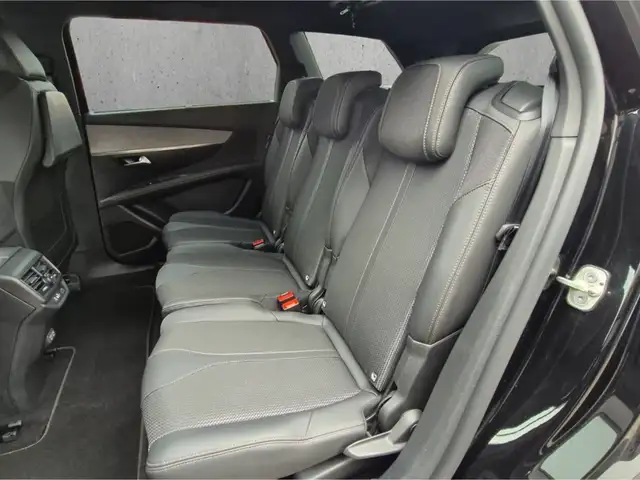 Peugeot 5008 view 8