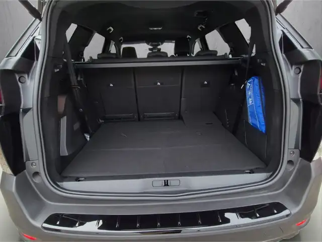 Peugeot 5008 view 7