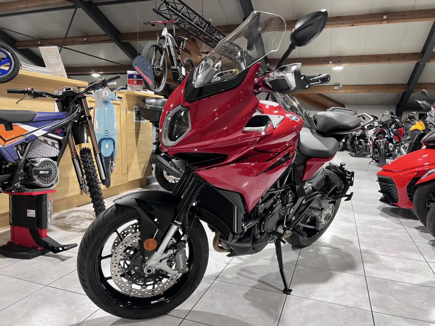 MV Agusta Turismo Veloce 800 Rojo - 2