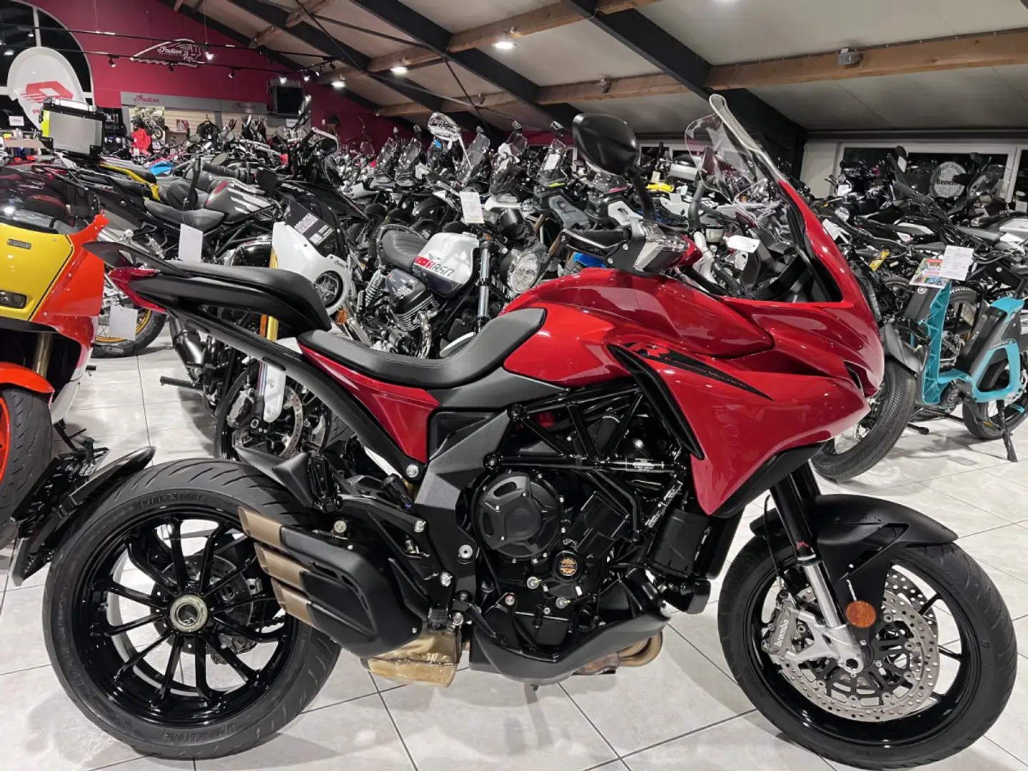 MV Agusta Turismo Veloce 800 Rojo - 1