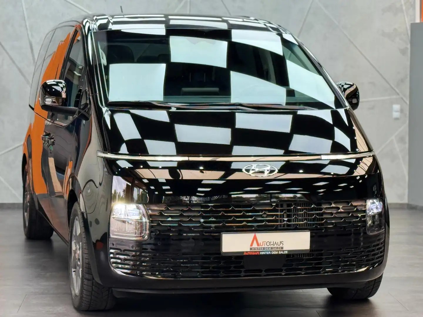 Hyundai STARIA Prime 2WD 2.2 CRDi |NAVI|SHZG|KAM|LEDER Schwarz - 2