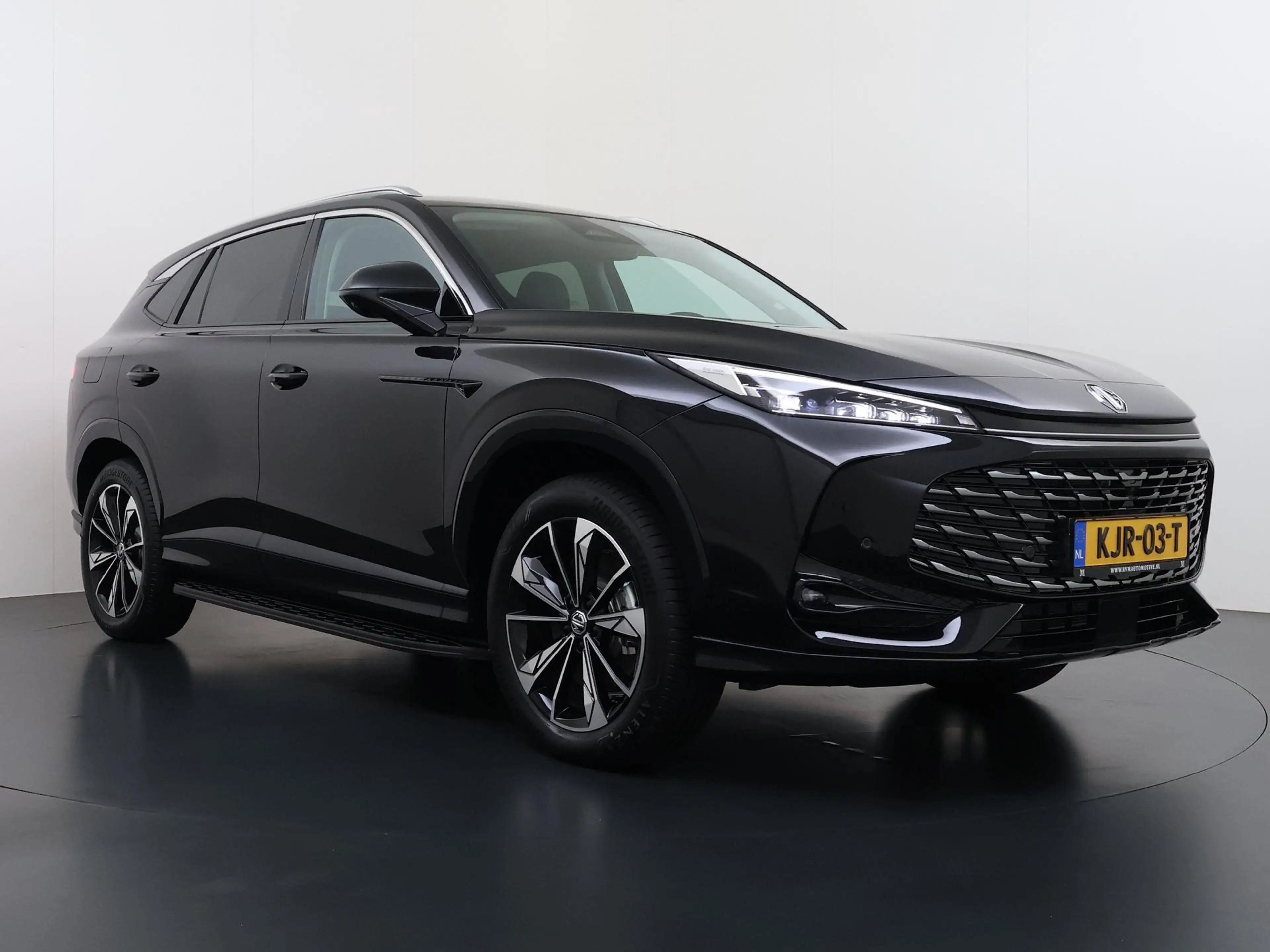 MG HS MG PHEV 1.5 Luxury VAN: € 39.900- VOOR: € 33.330,- — photo 3