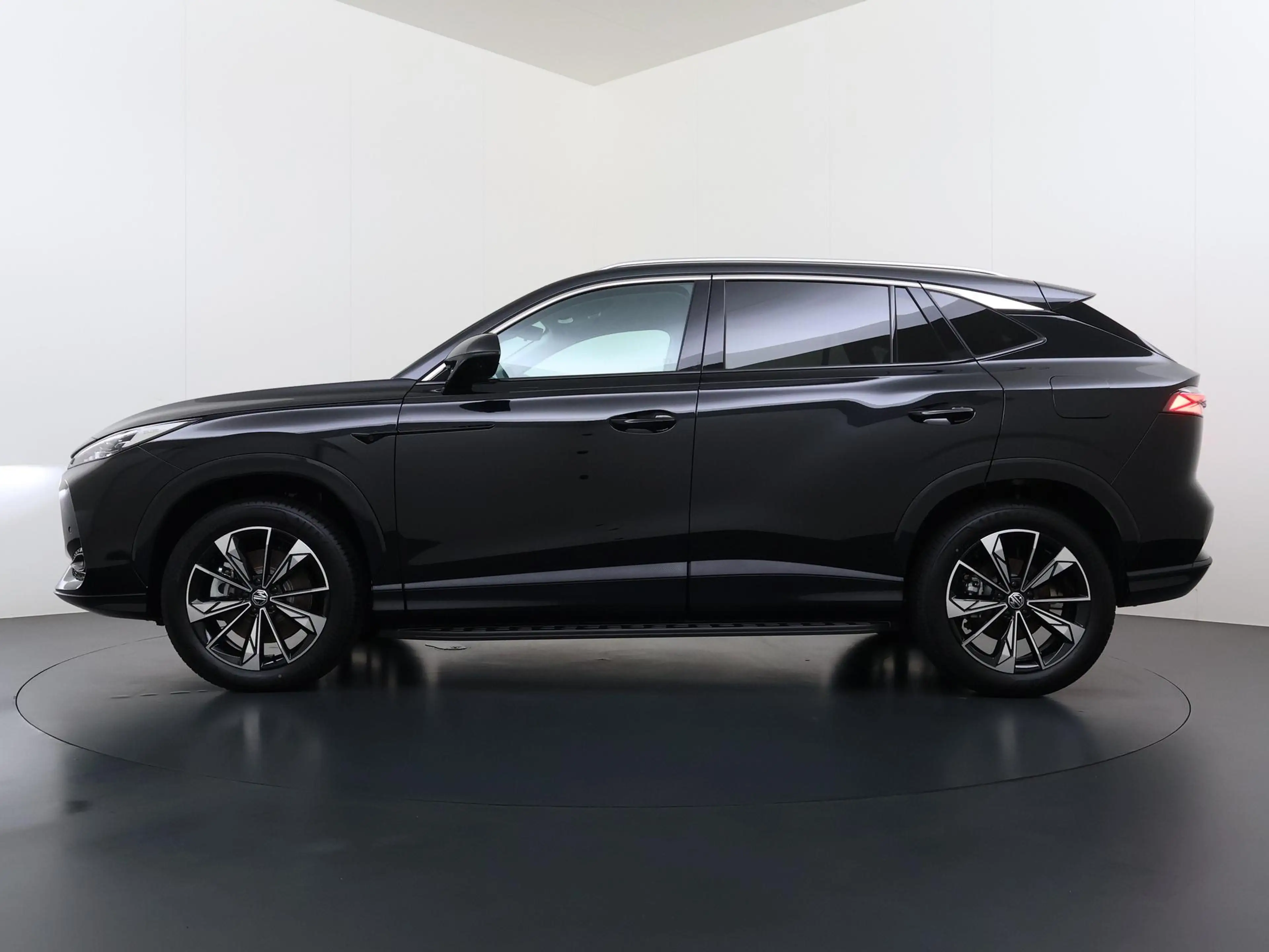 MG HS MG PHEV 1.5 Luxury VAN: € 39.900- VOOR: € 33.330,- — photo 5