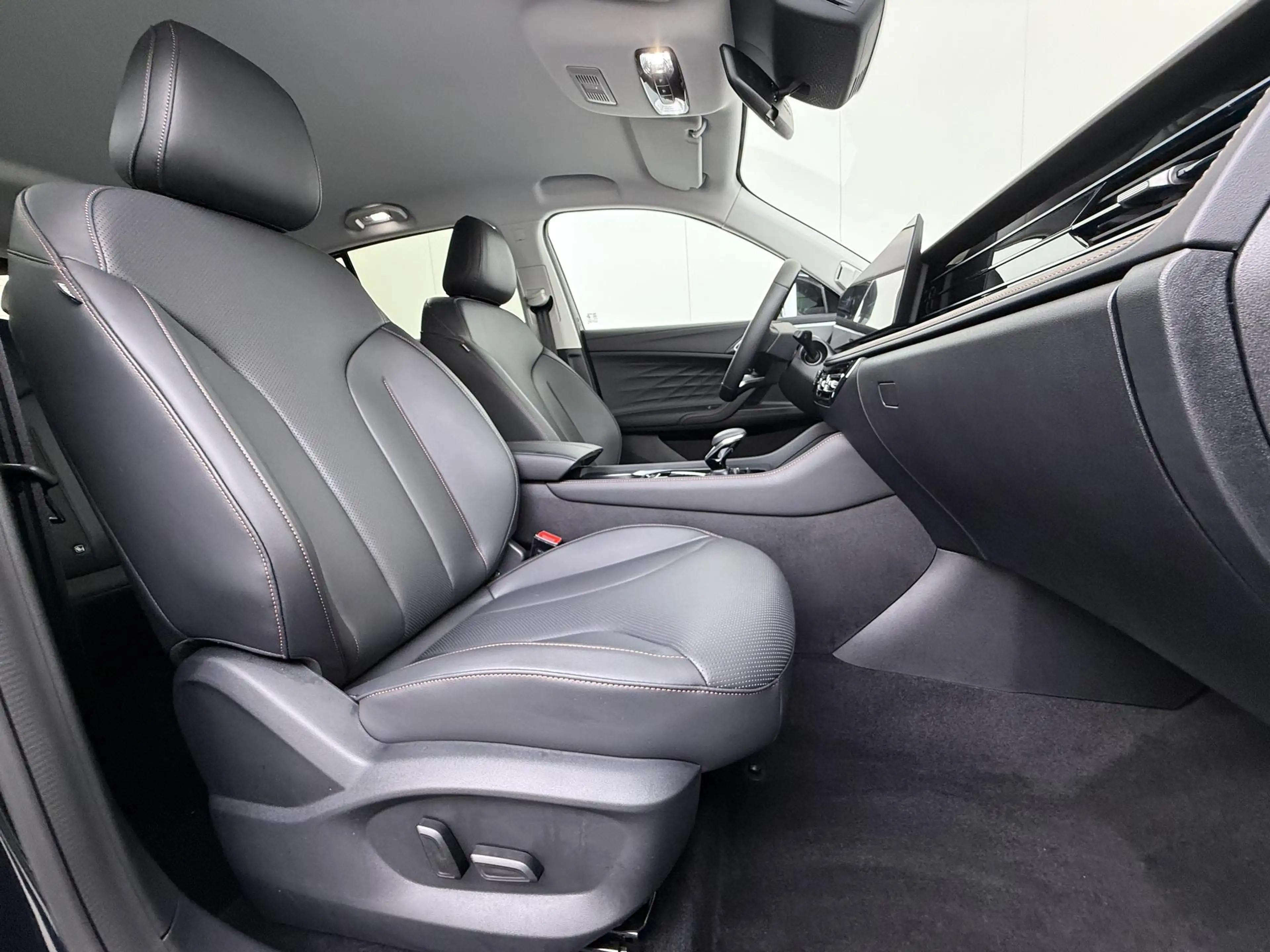 MG HS MG PHEV 1.5 Luxury VAN: € 39.900- VOOR: € 33.330,- — photo 41