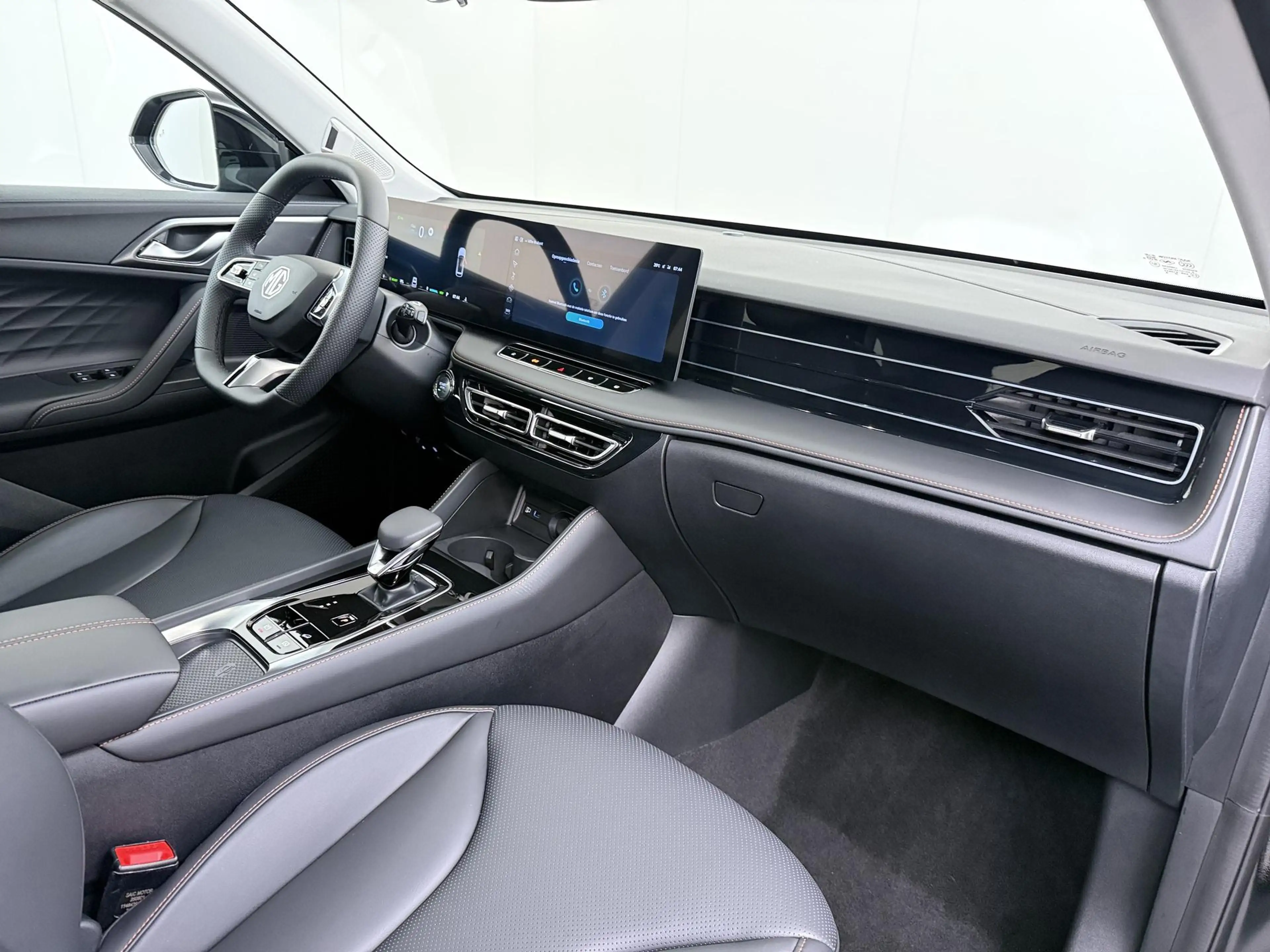 MG HS MG PHEV 1.5 Luxury VAN: € 39.900- VOOR: € 33.330,- — photo 40