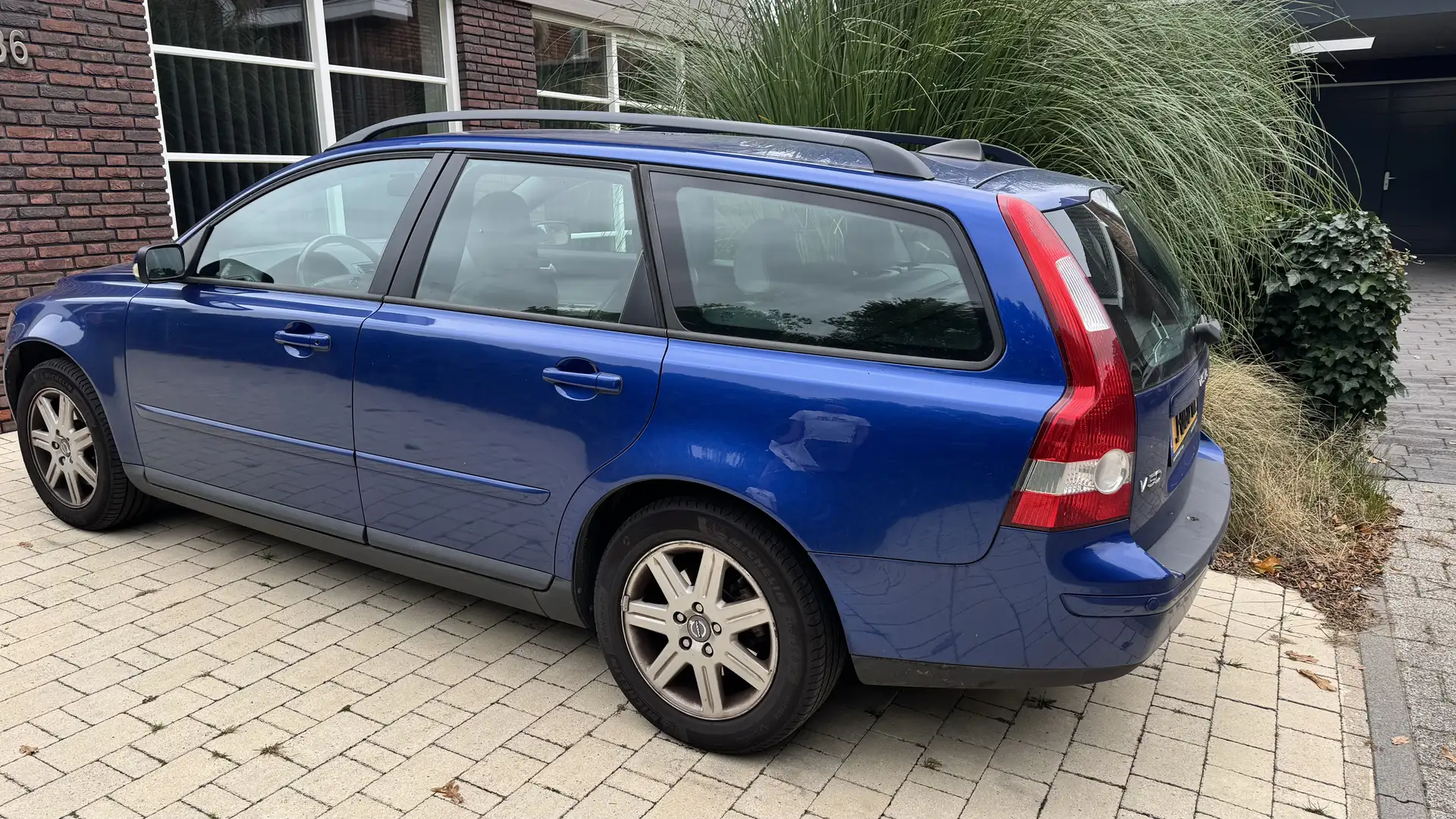 Volvo V50 verkocht: 2.4i Momentum YOUNGTIMER incl. 21% BTW Blauw - 2
