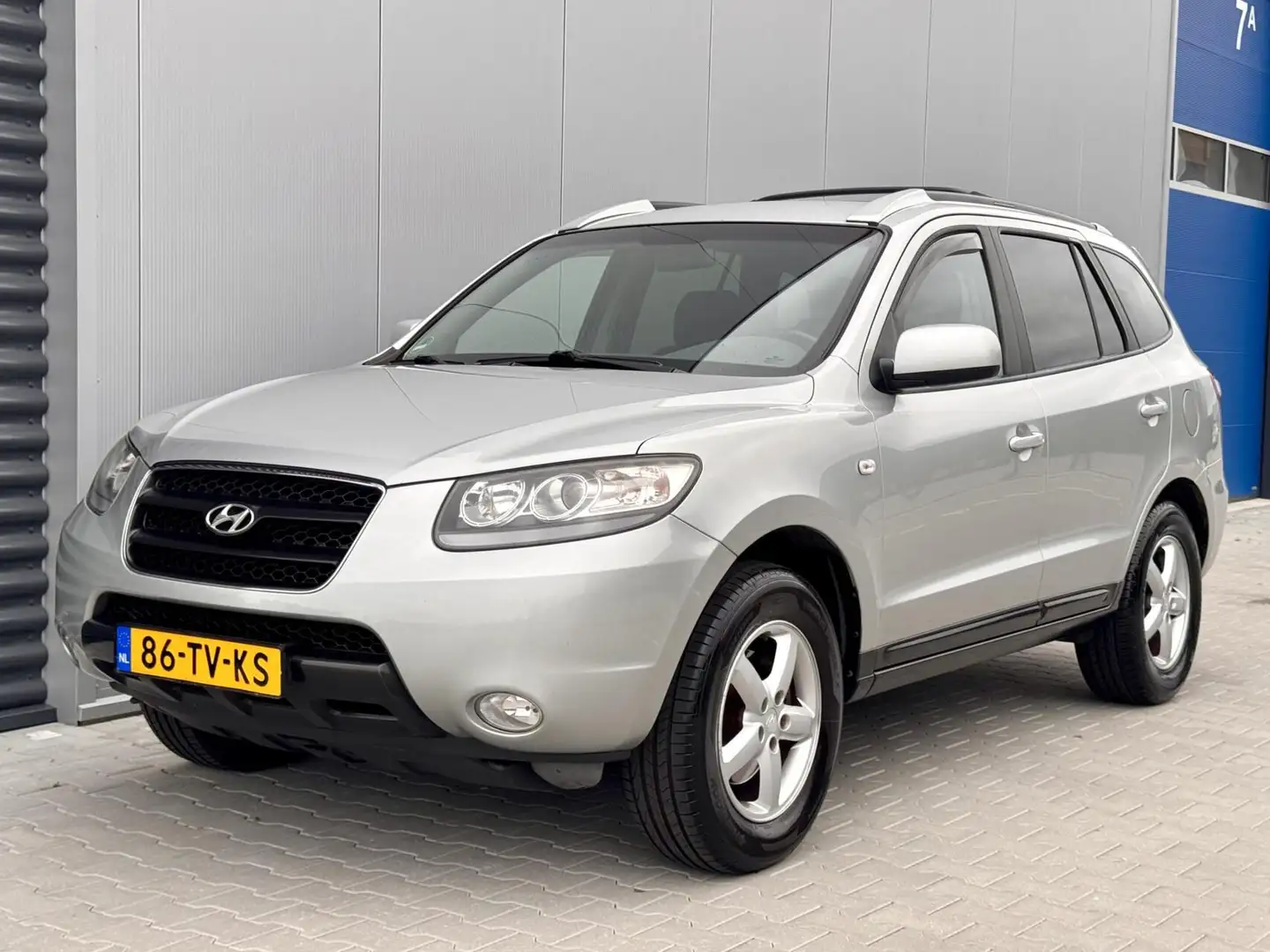 Hyundai SANTA FE 2.7i V6 Dynamic 7p. Nieuwe distributie Grijs - 1